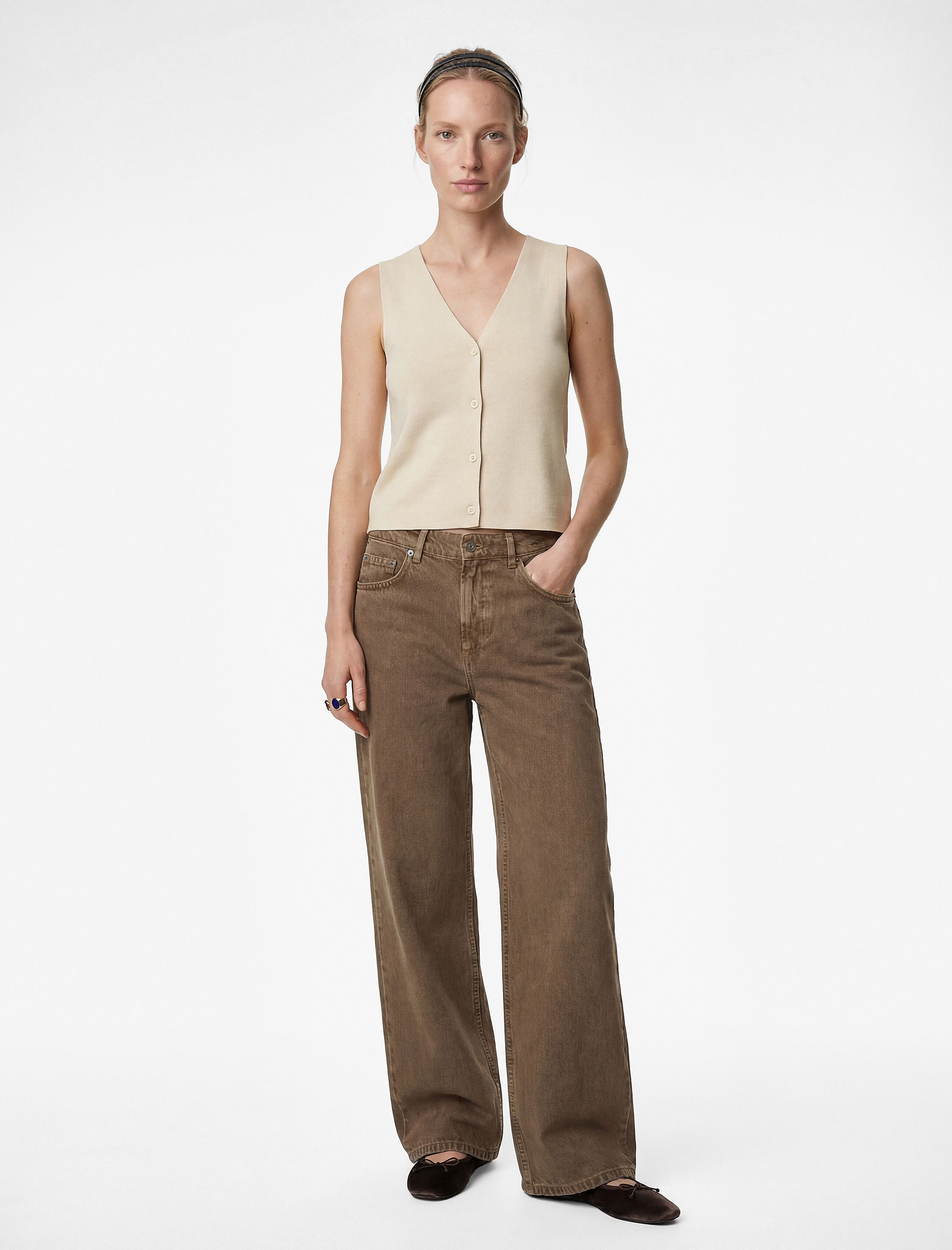   V Yaka Düğmeli Triko Yelek