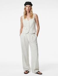 Düğmeli V Yaka Çizgili Yelek