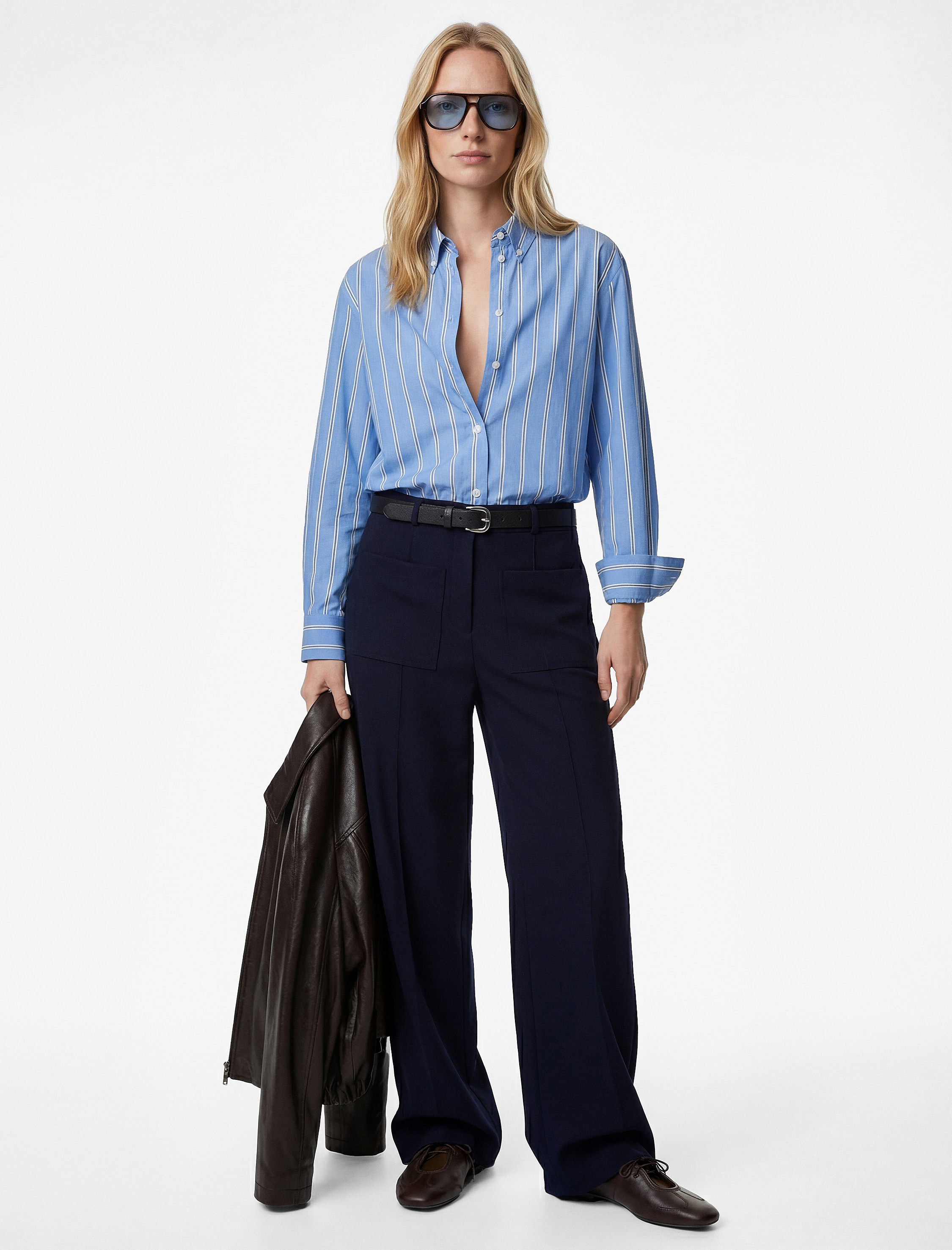   Aplike Cep Detaylı Geniş Paça Kemerli Kumaş Pantolon