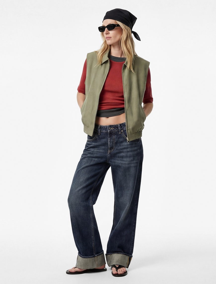 Koton Kadın Regular Fit Cepli Fermuarlı Kolsuz Bomber Yelek