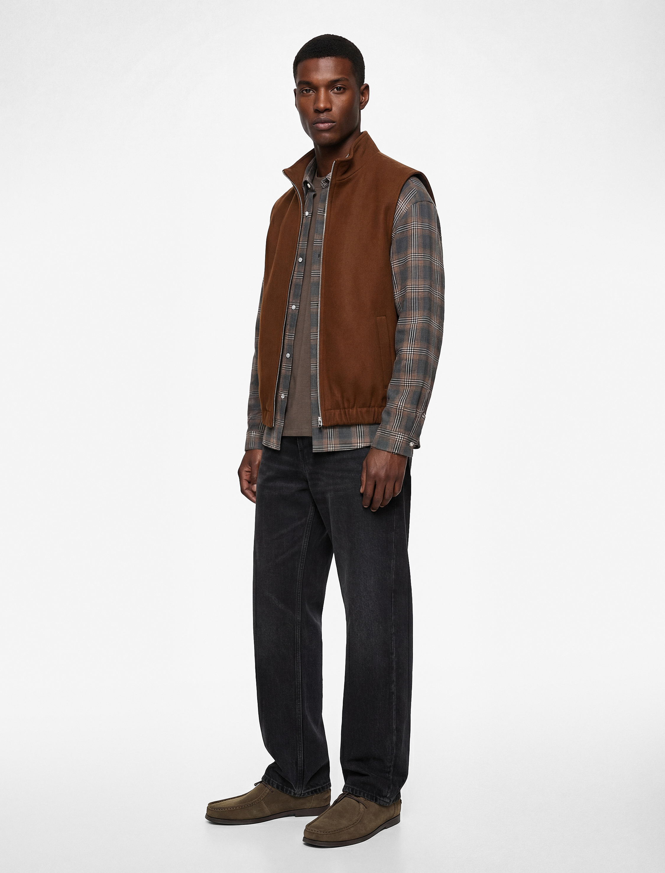   Kolsuz Cepli Hakim Yaka Fermuarlı Kaşe Yelek