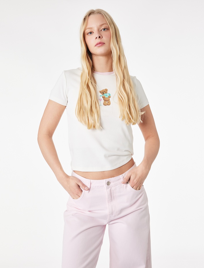  Slim Fit Kısa Kollu Bisiklet Yaka Ayıcık Nakışlı Tişört