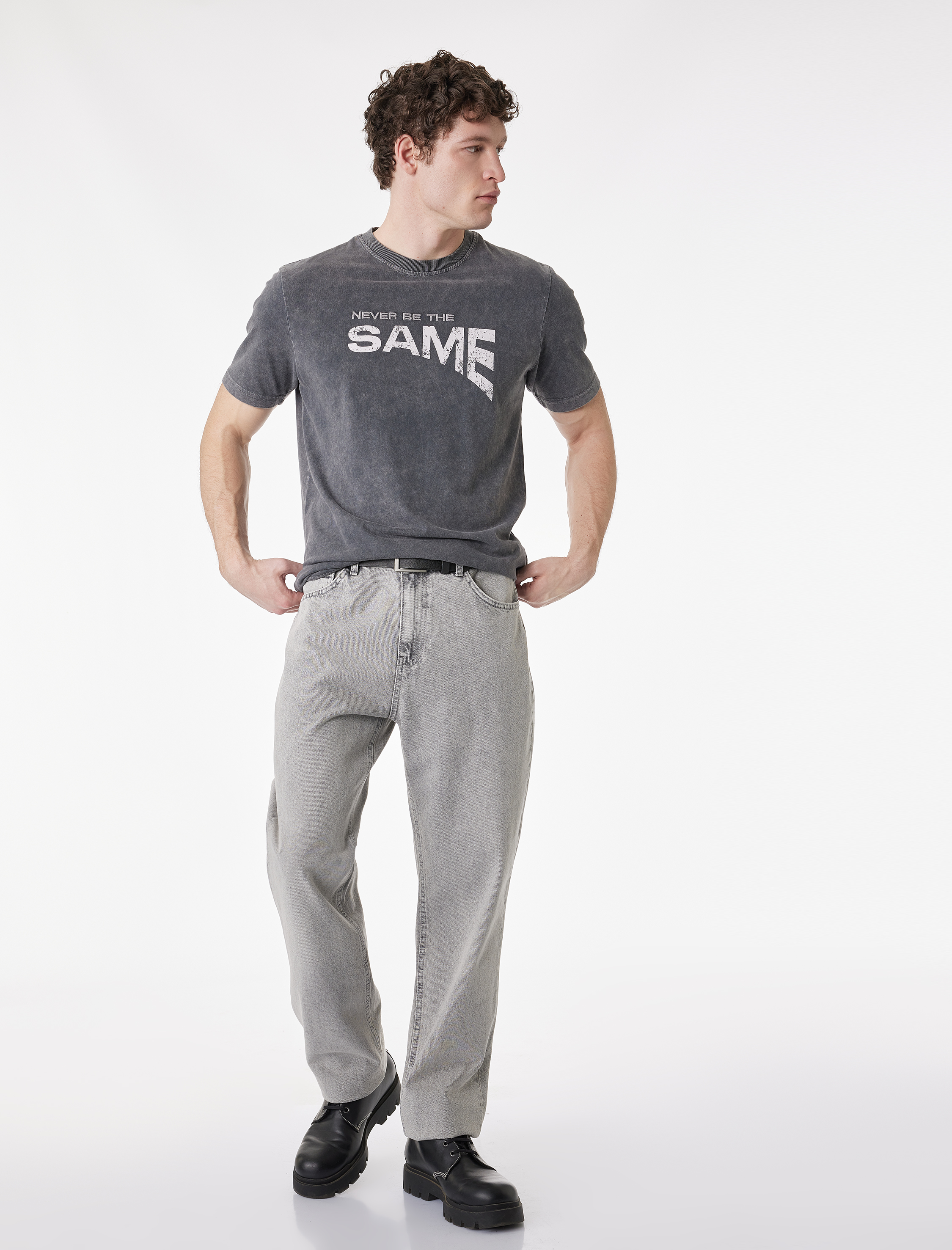   Regular Fit Kısa Kollu Pamuklu Yıkamalı Bisiklet Yaka Baskılı Tişört