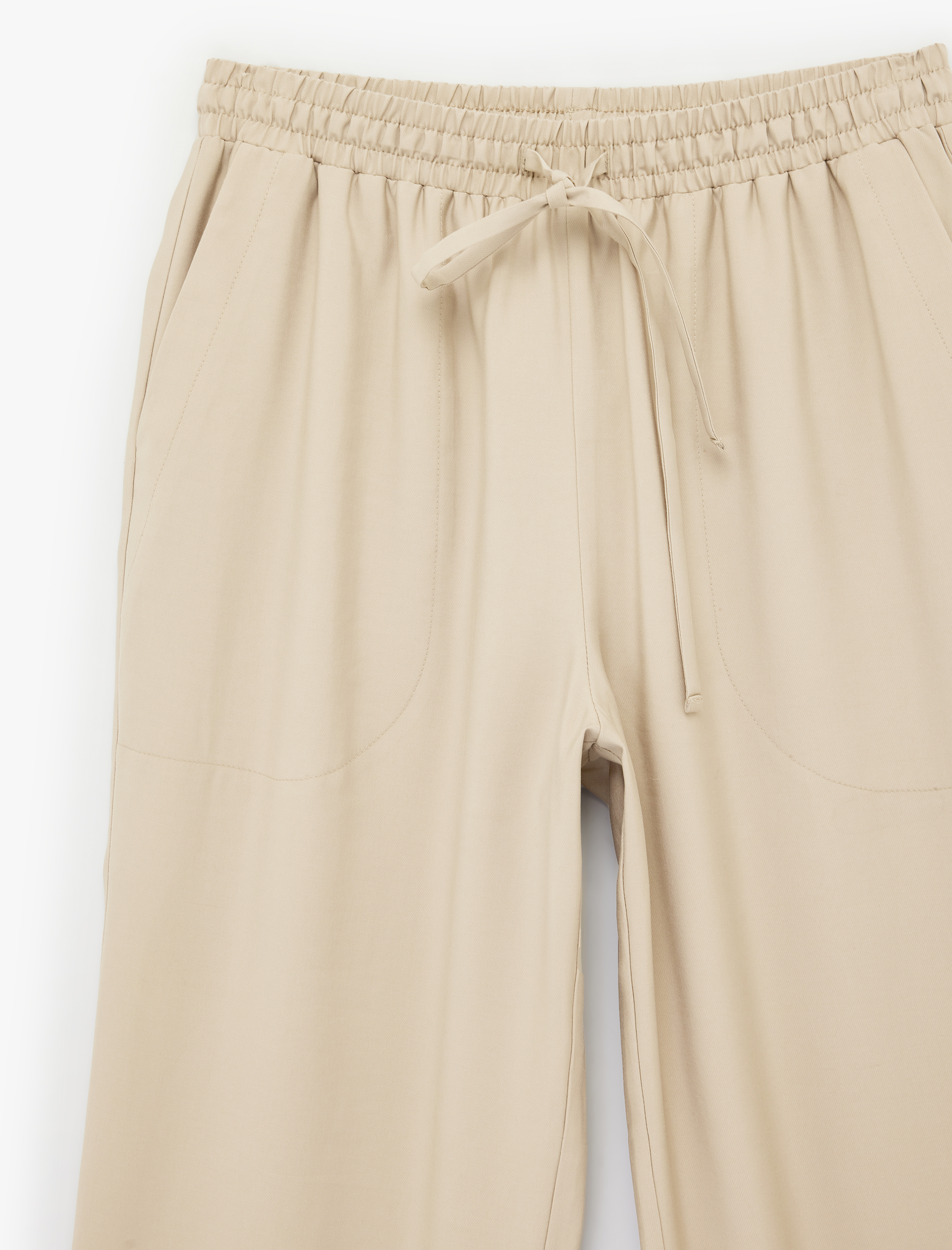   Cep Detaylı Düz Paça Beli Bağcıklı Viskon Havuç Pantolon