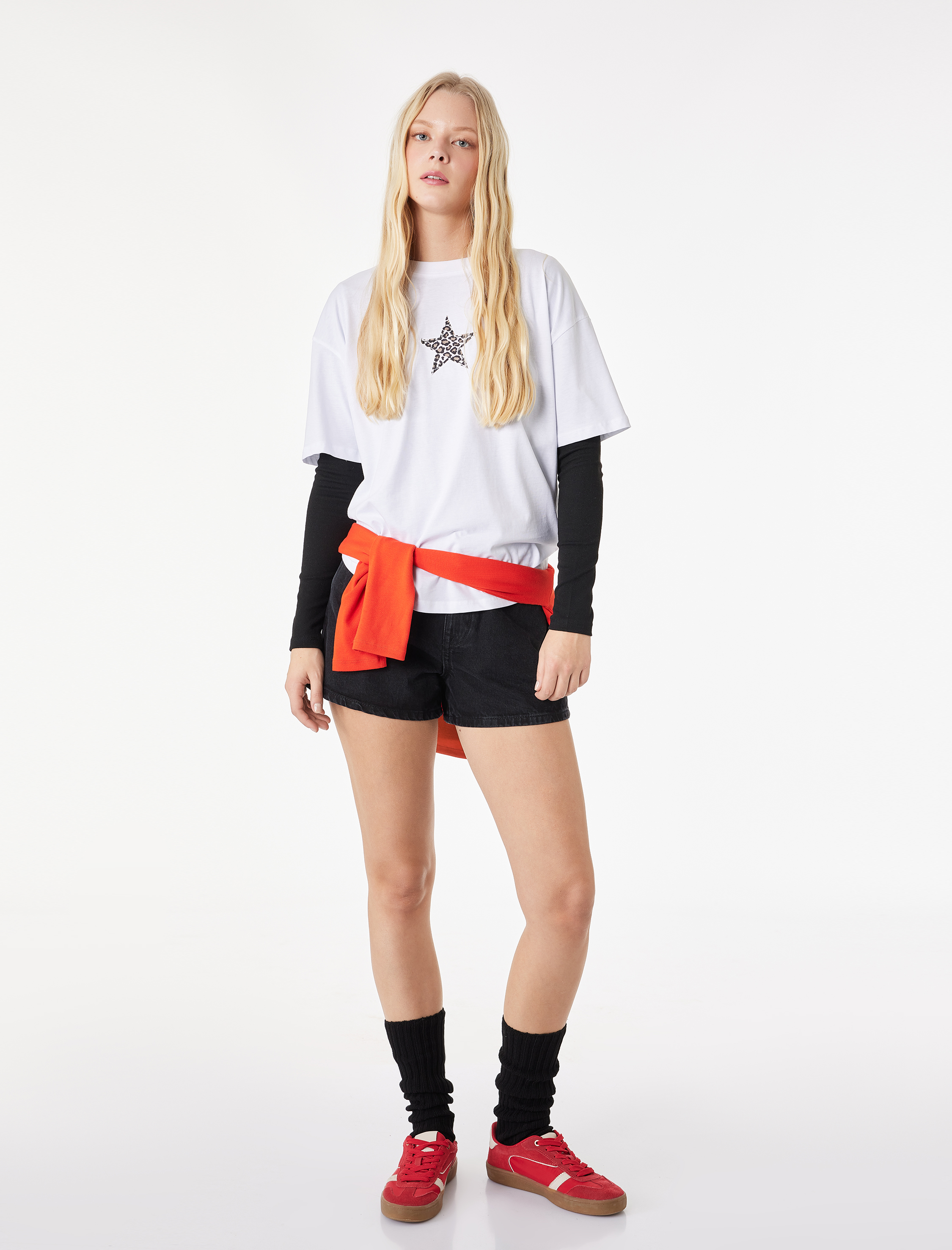   Normal Bel Düğmeli Pamuklu Rahat Kalıp Mini Denim Şort