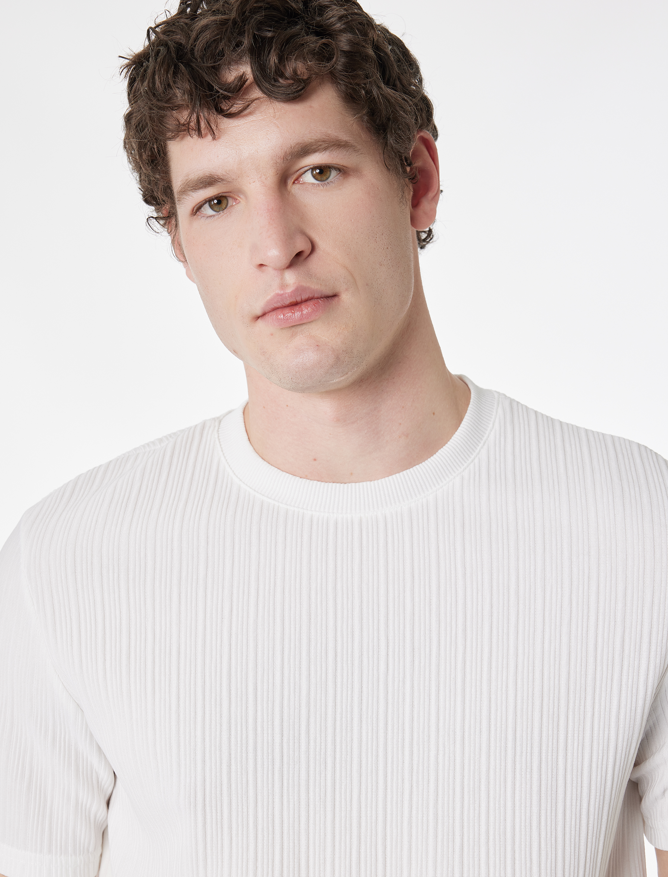   Regular Fit Kısa Kollu Dokulu Bisiklet Yaka Tişört