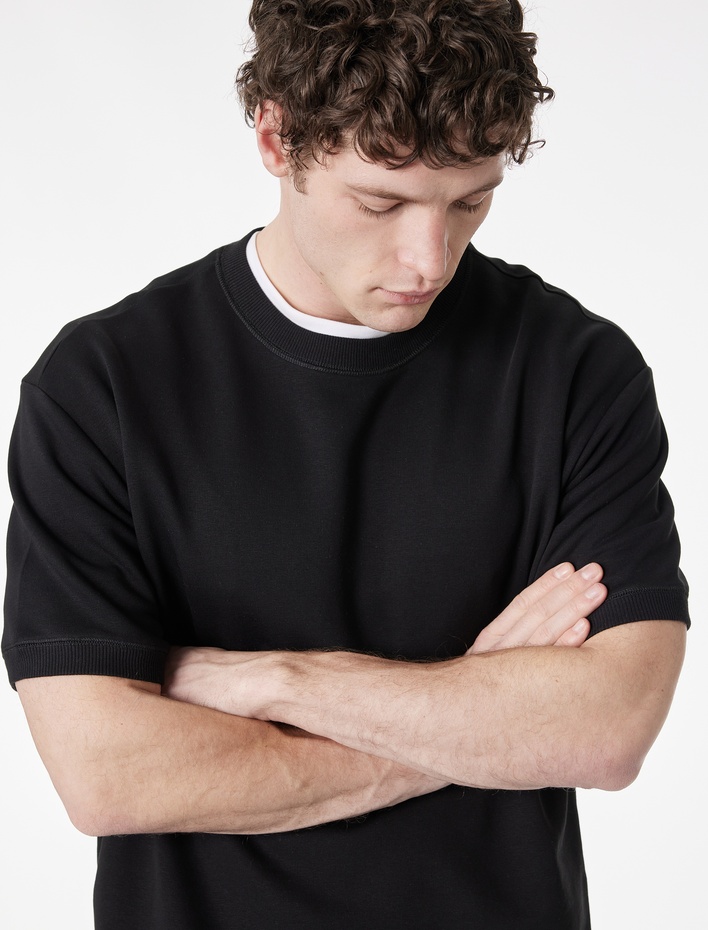  Kısa Kollu Bisiklet Yaka Basic Oversize Tişört