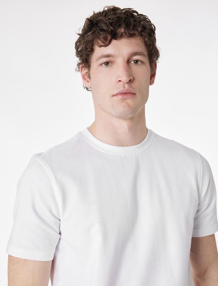  Regular Fit Kısa Kollu Bisiklet Yaka Pamuklu Basic Tişört