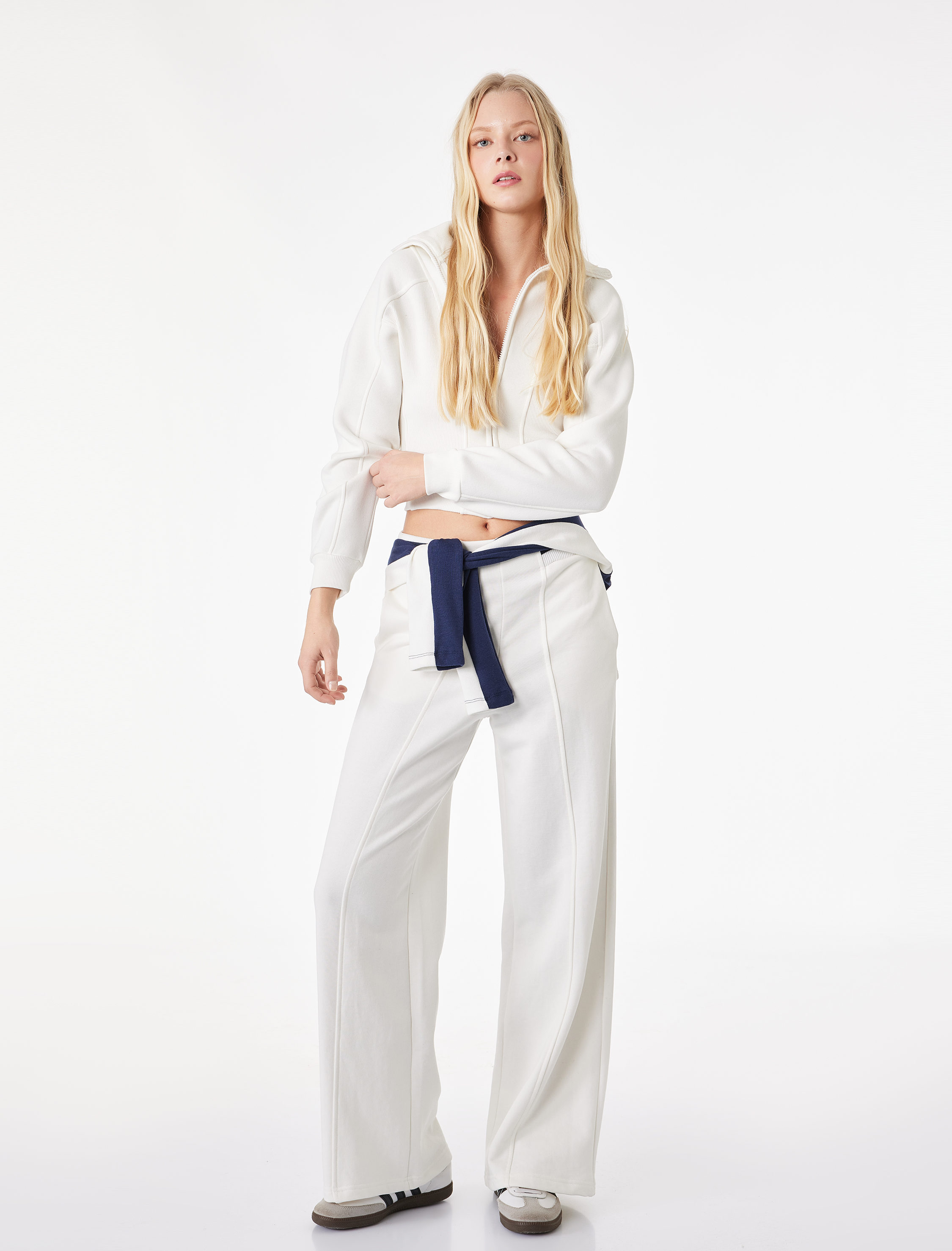   Şardonlu Uzun Kollu Klasik Yaka Fermuarlı Sweatshirt