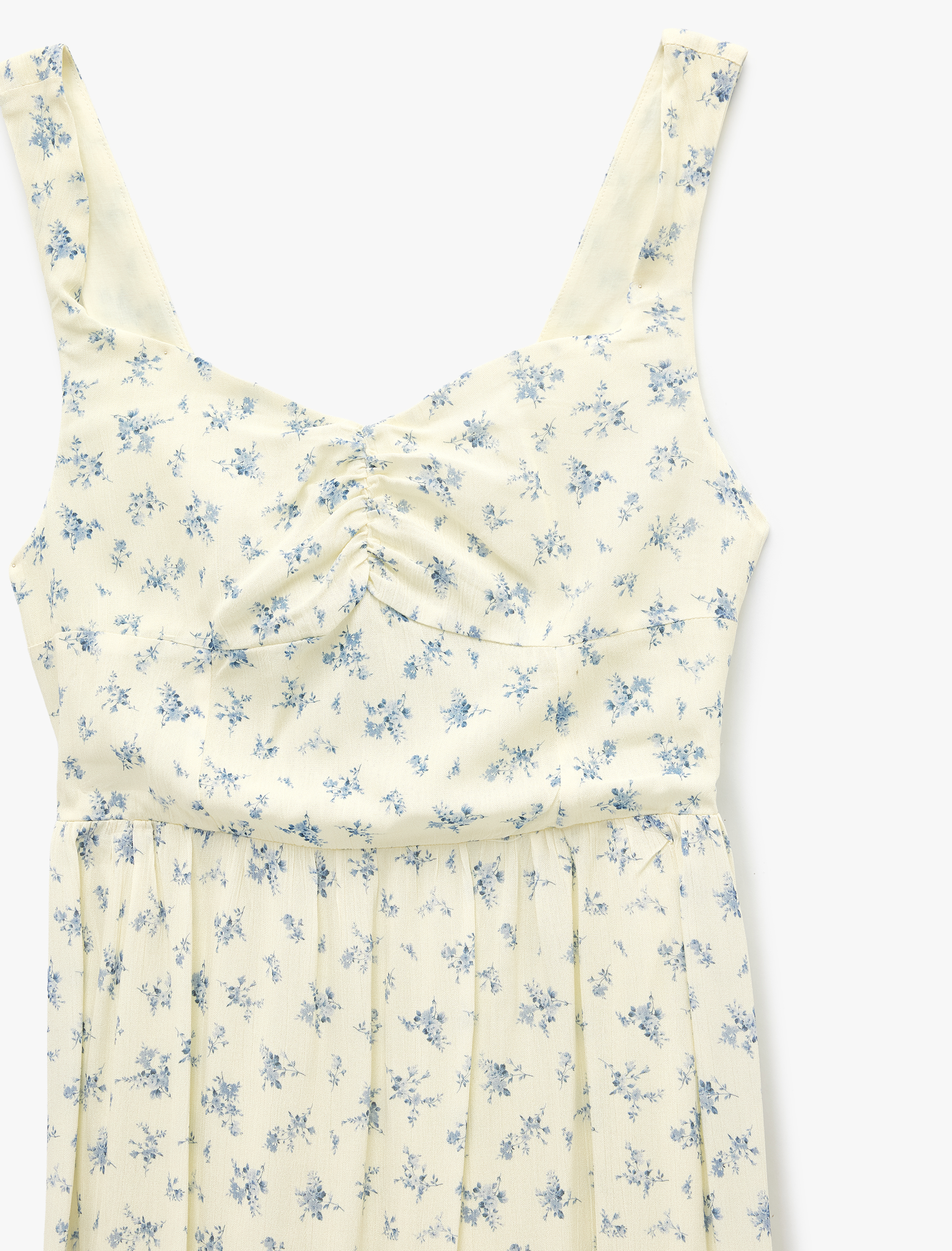   Kolsuz Gipeli Volanlı Kalp Yaka Viskon Çiçekli Uzun Elbise