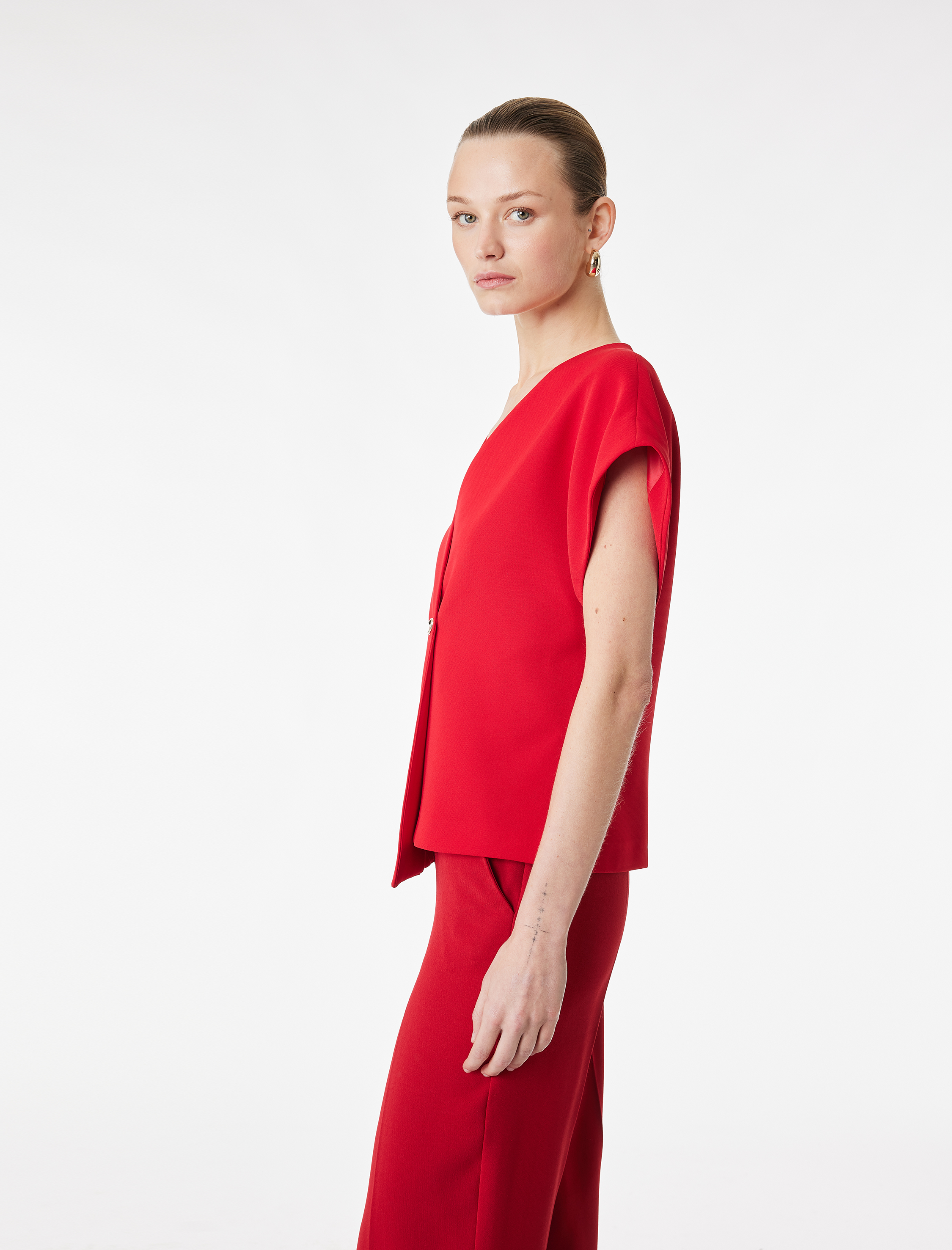   Kolsuz Metal Aksesuarlı Asimetrik Kruvaze Yaka Yelek