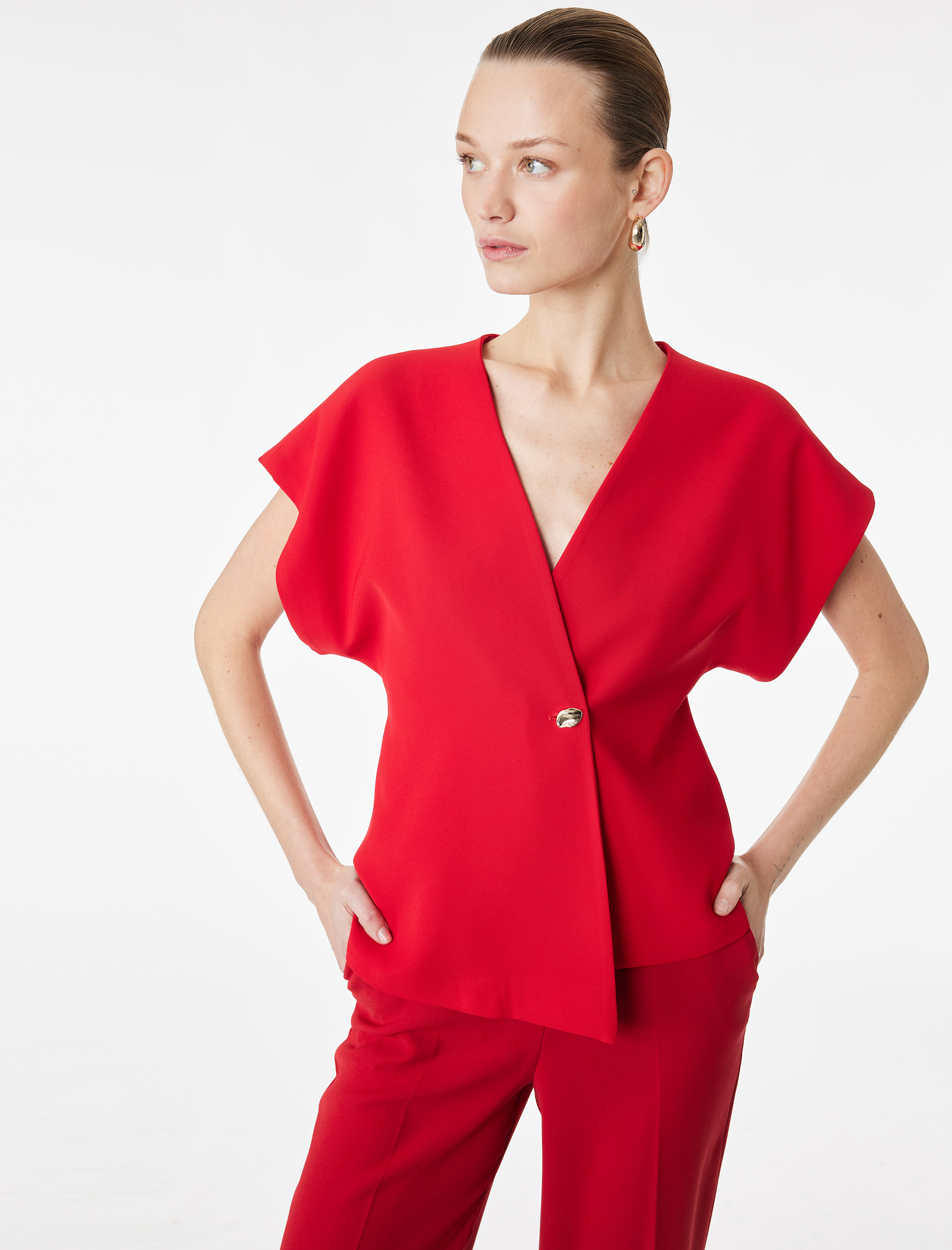   Kolsuz Metal Aksesuarlı Asimetrik Kruvaze Yaka Yelek