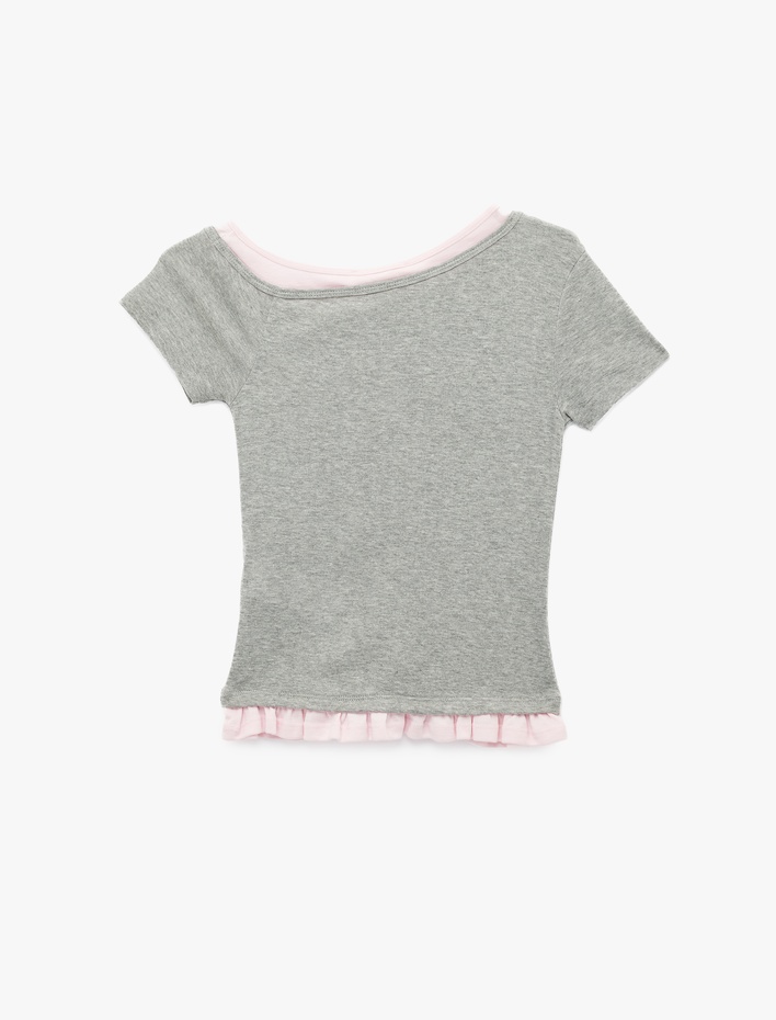  Asimetrik Kayık Yaka Kısa Kollu Fırfırlı Tişört