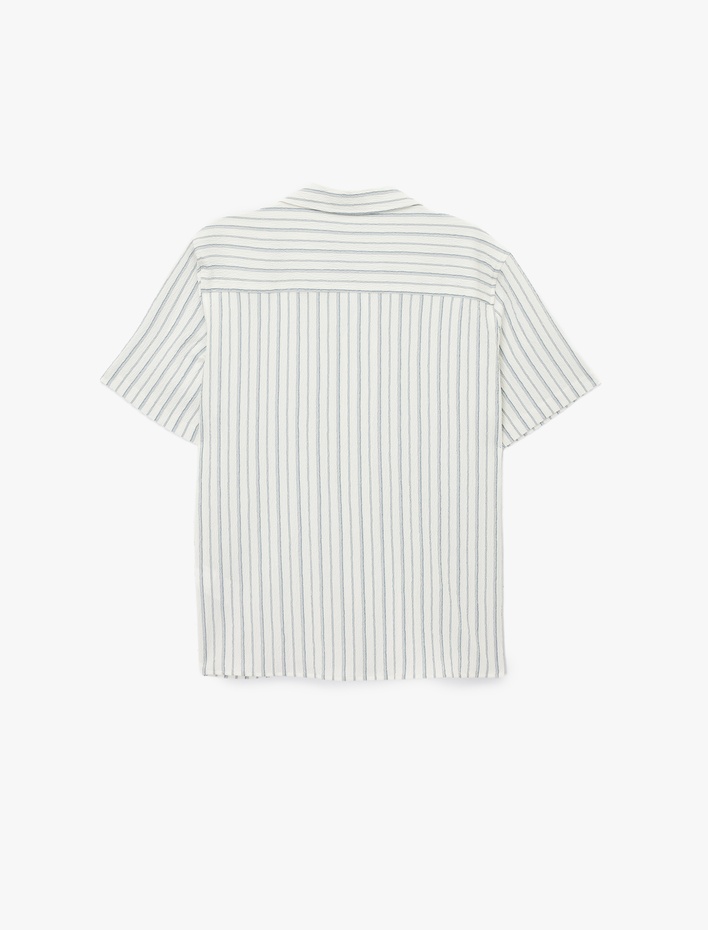  Regular Fit Kısa Kollu Devrik Yaka Çizgili Gömlek