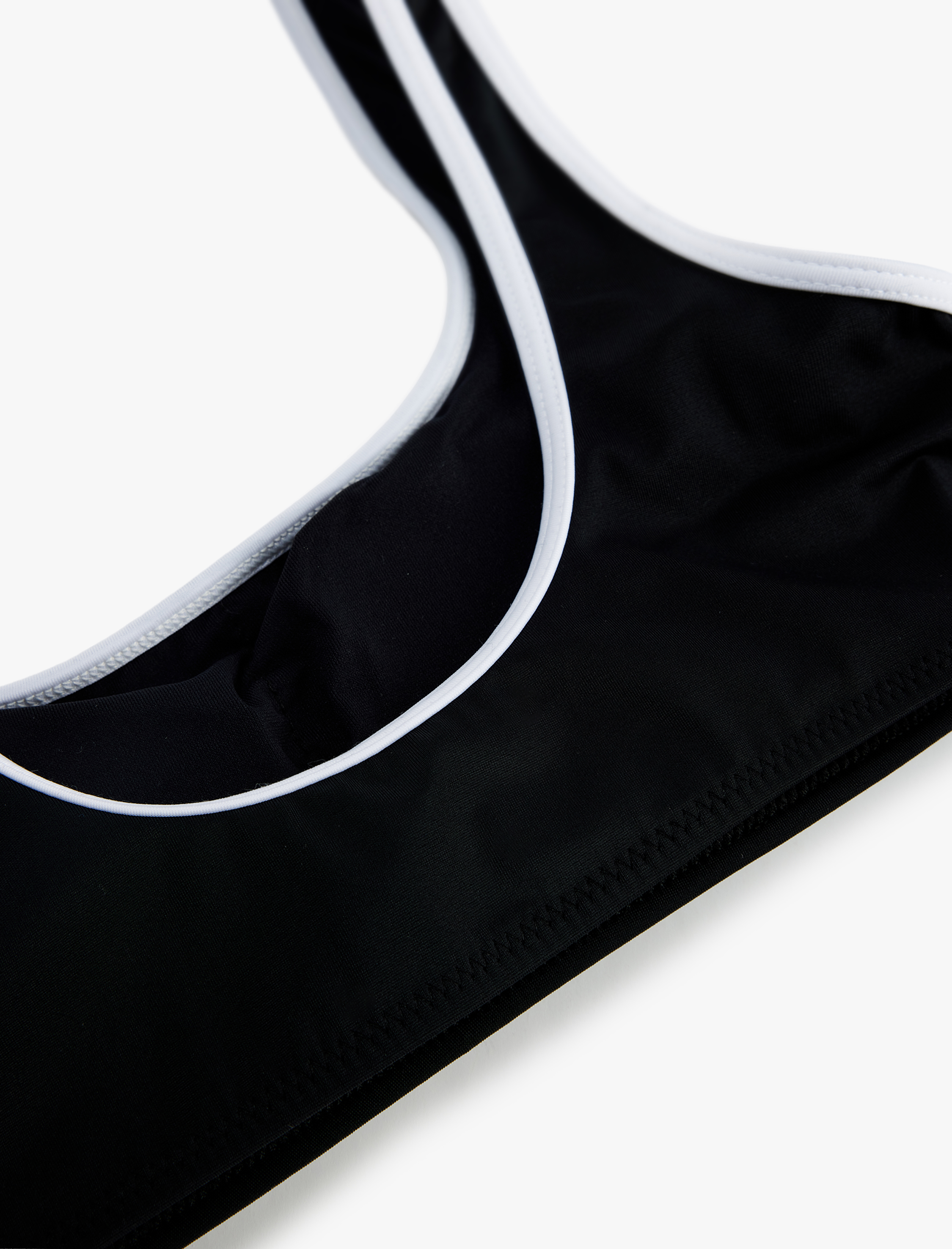   Kontrast Detaylı Bralet Spor Bikini Üstü