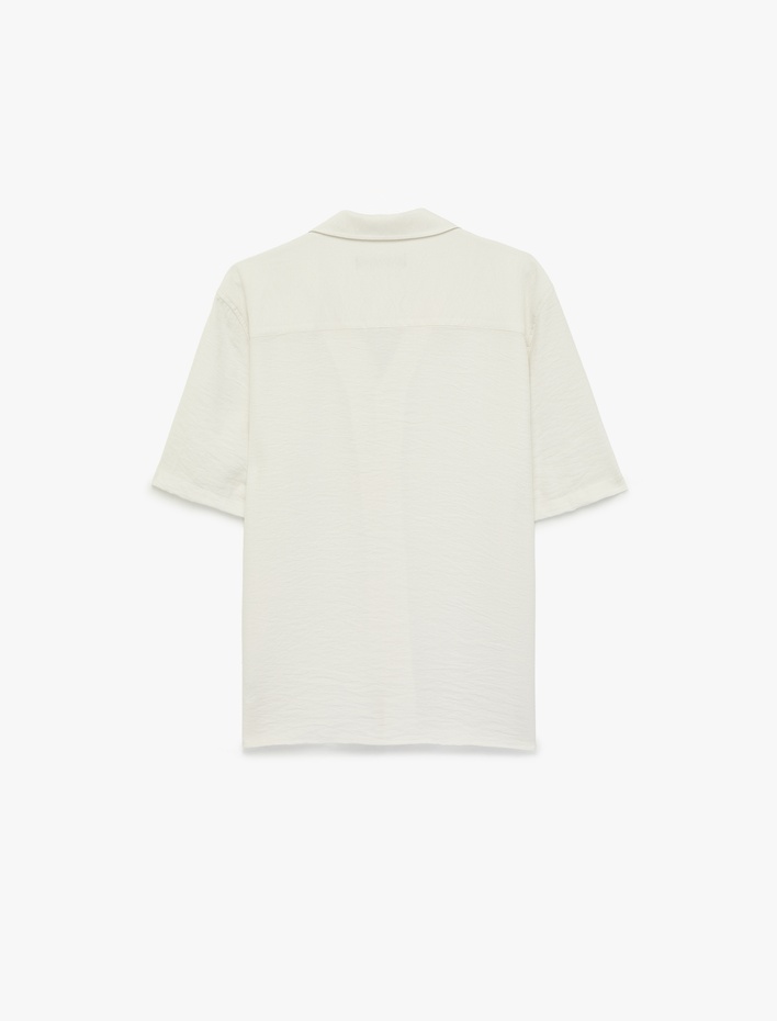  Regular Fit Kısa Kollu Dokulu Devrik Yaka Gömlek