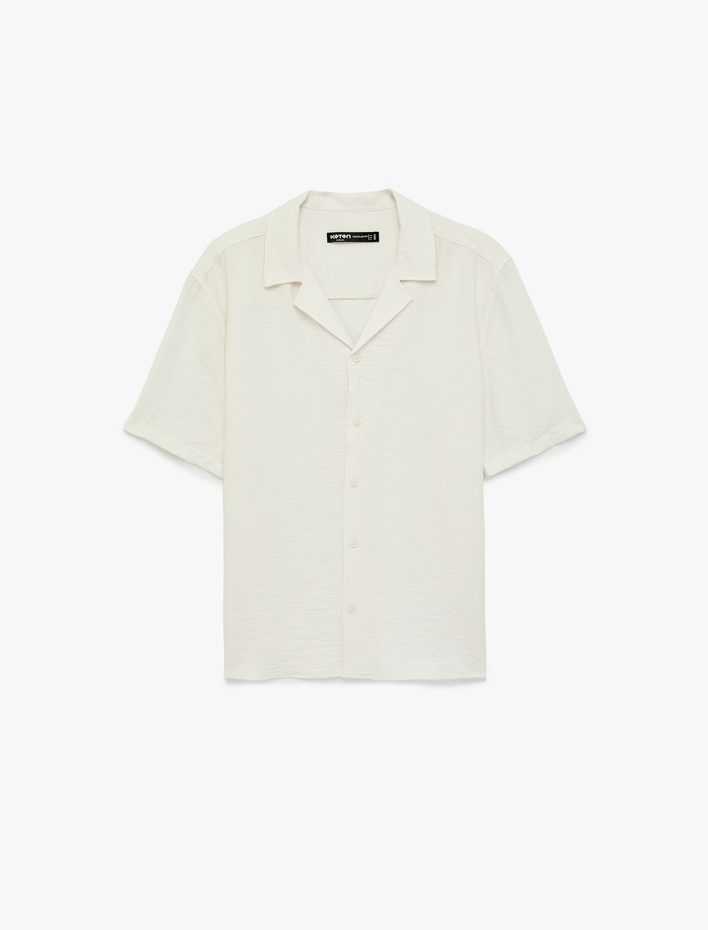  Regular Fit Kısa Kollu Dokulu Devrik Yaka Gömlek