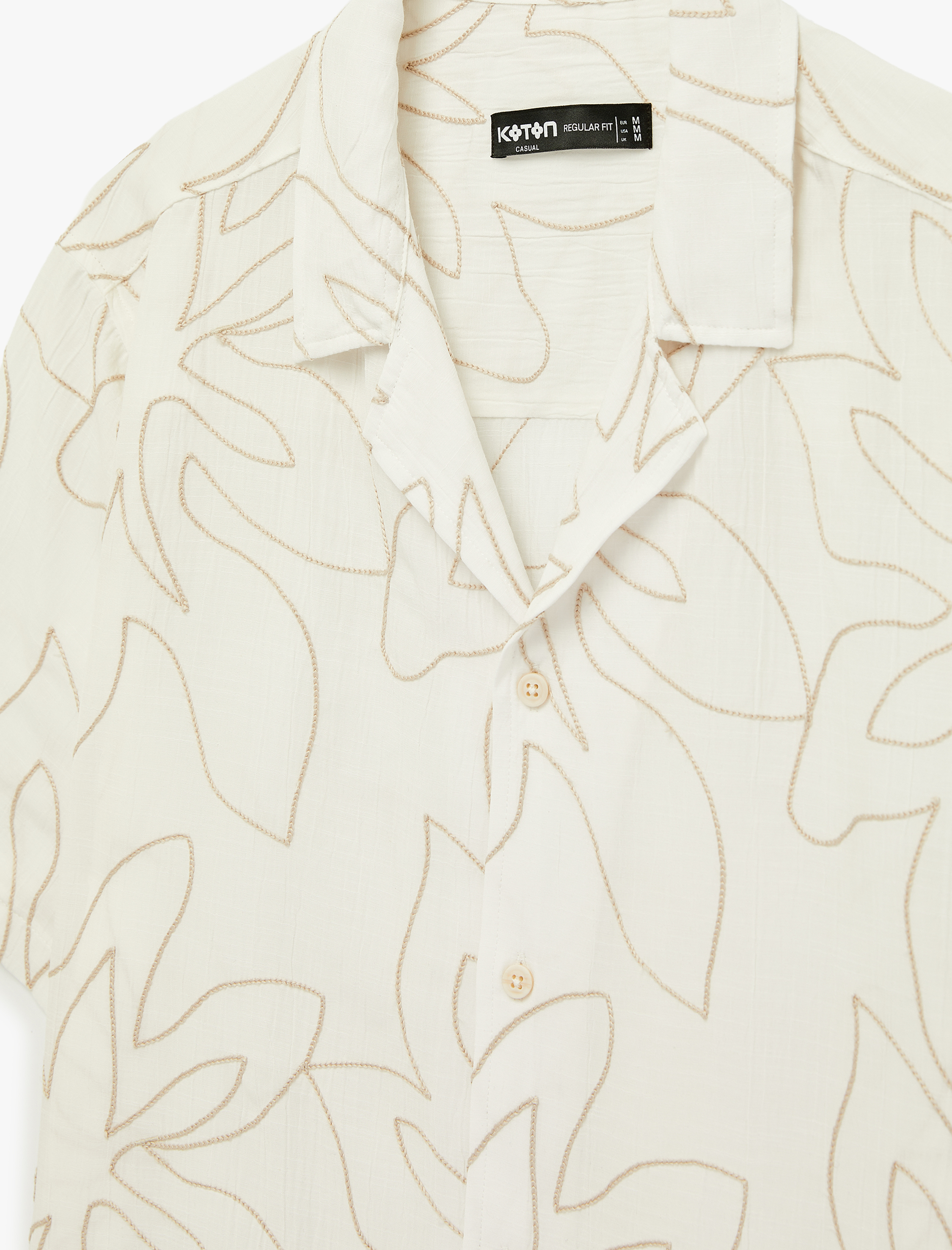   Regular Fit Kısa Kollu Viskon Karışımlı Nakışlı Devrik Yaka Gömlek