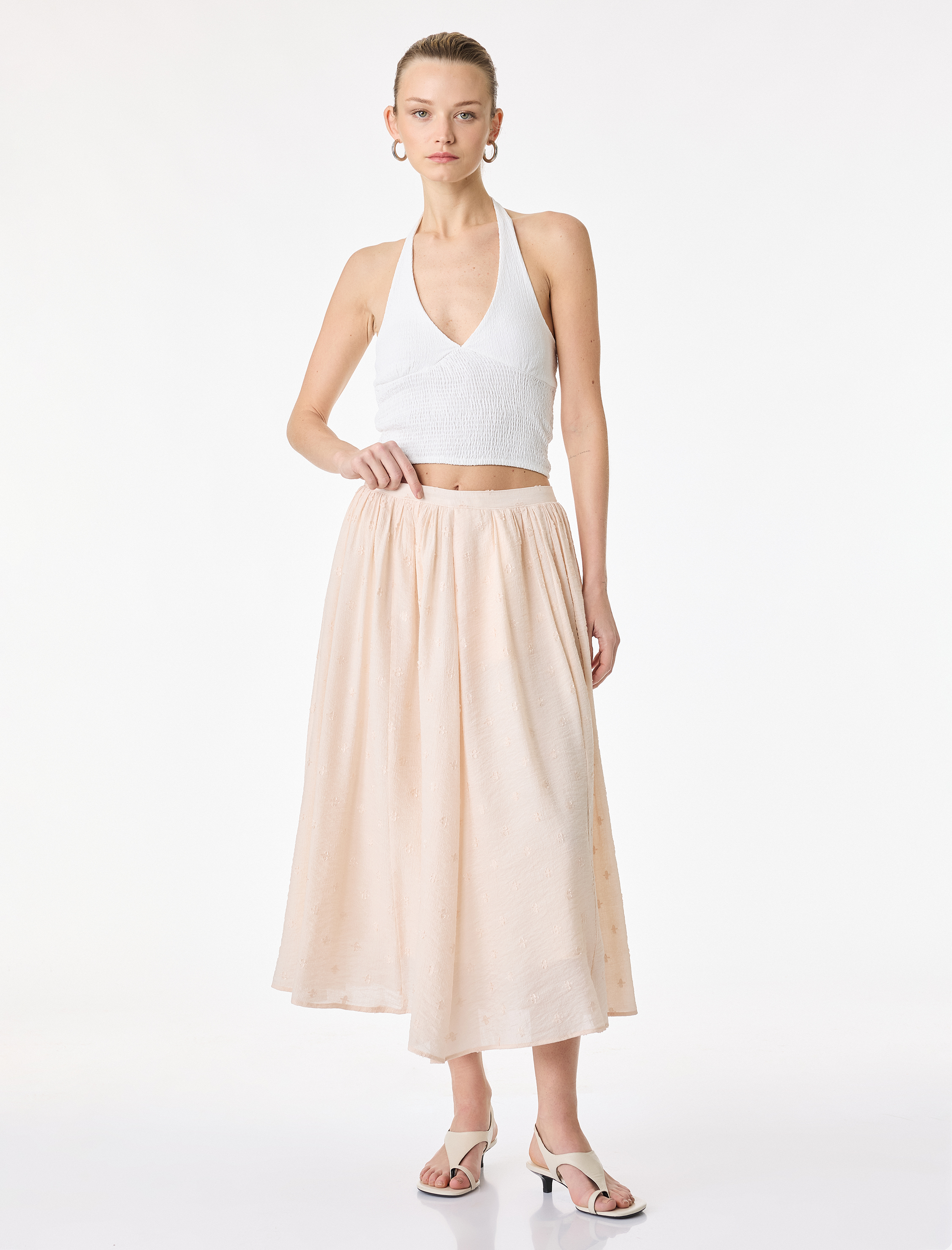   Viskon Kumaş Çiçek İşleme Detaylı Kloş Midi Etek