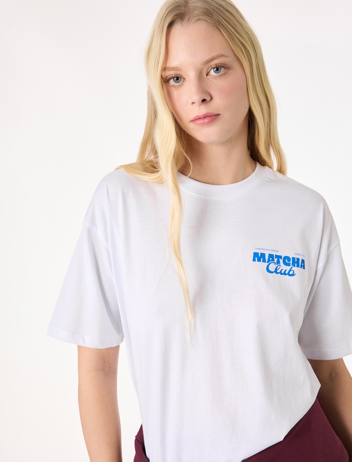  Pamuklu Rahat Kalıp Kısa Kollu Arkası Baskılı Tişört