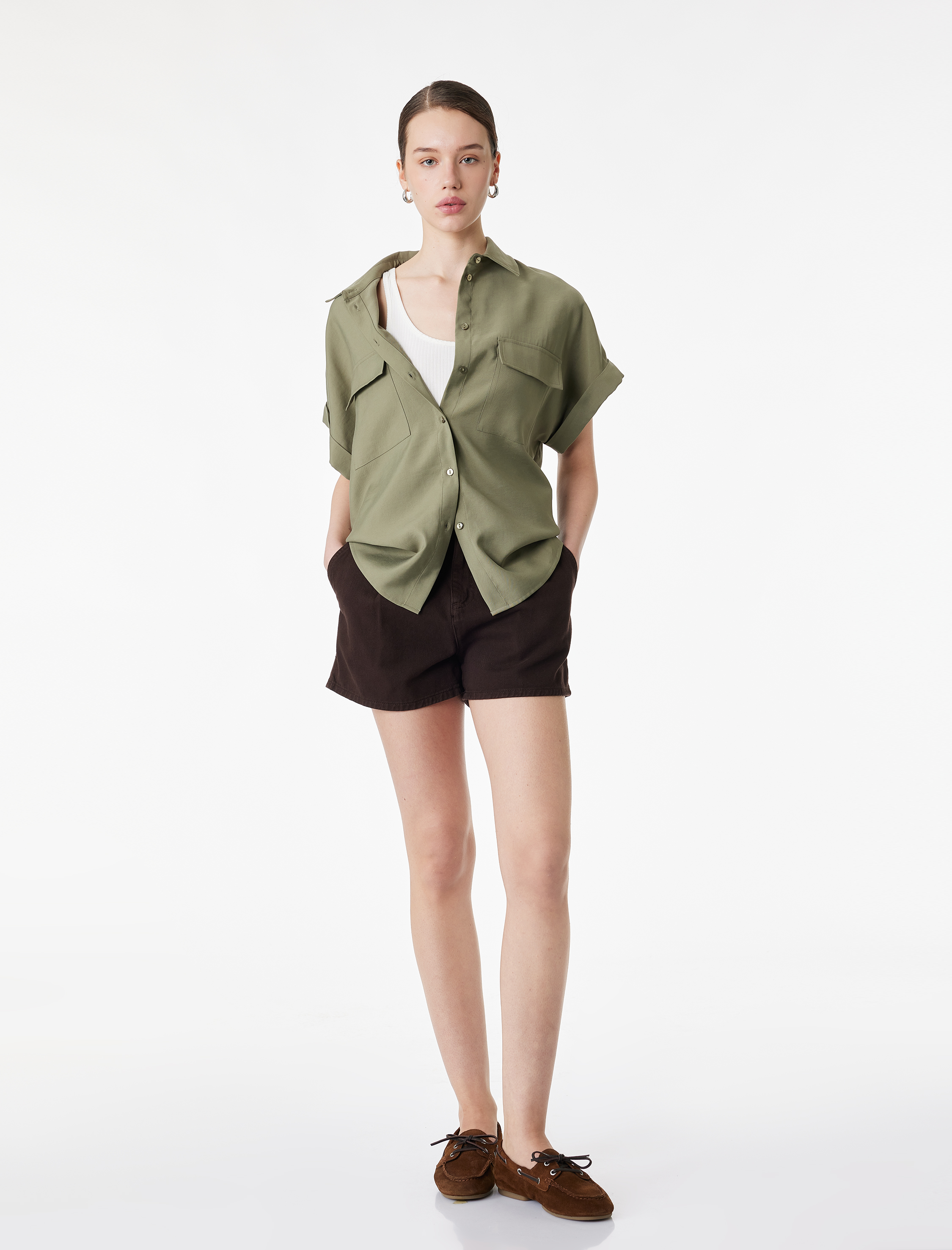   Regular Fit Viskon Kupro Kumaş Cepli Kısa Kollu Gömlek