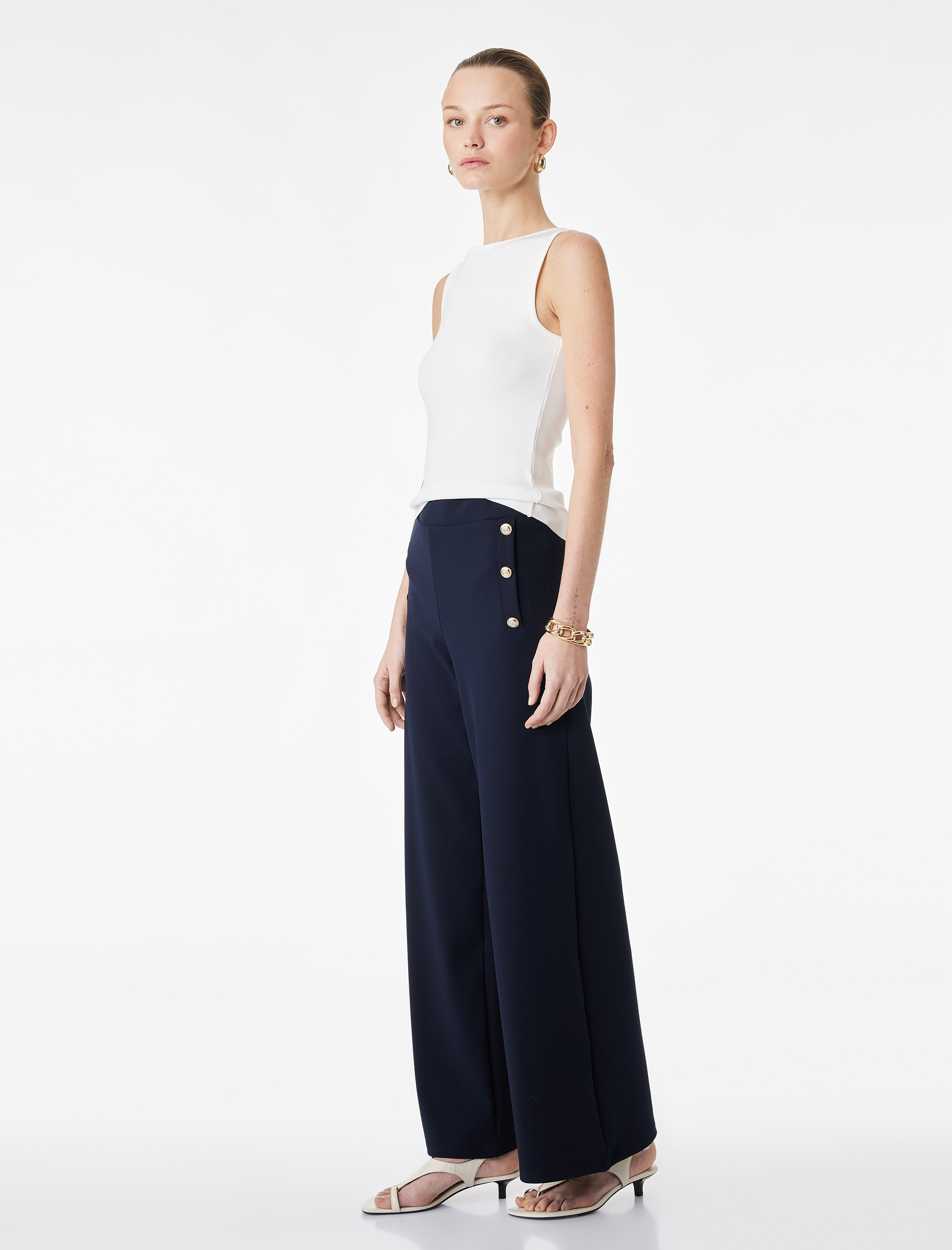   Krep Scuba Aksesuar Düğme Detaylı Geniş Paça Pantolon