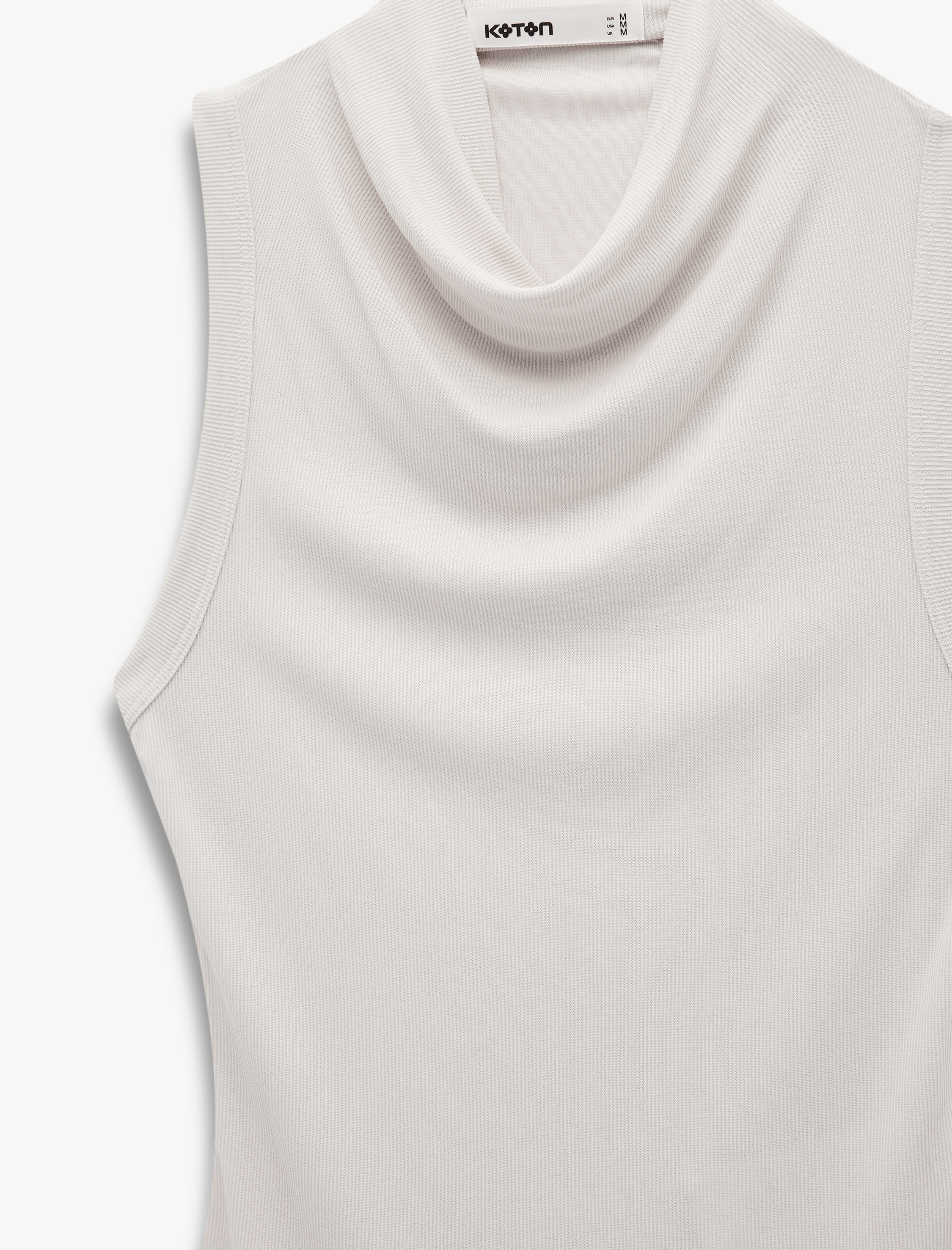   Modal Kumaş  Slim Fit Dik Hafif Degaje Yaka Kolsuz Bluz