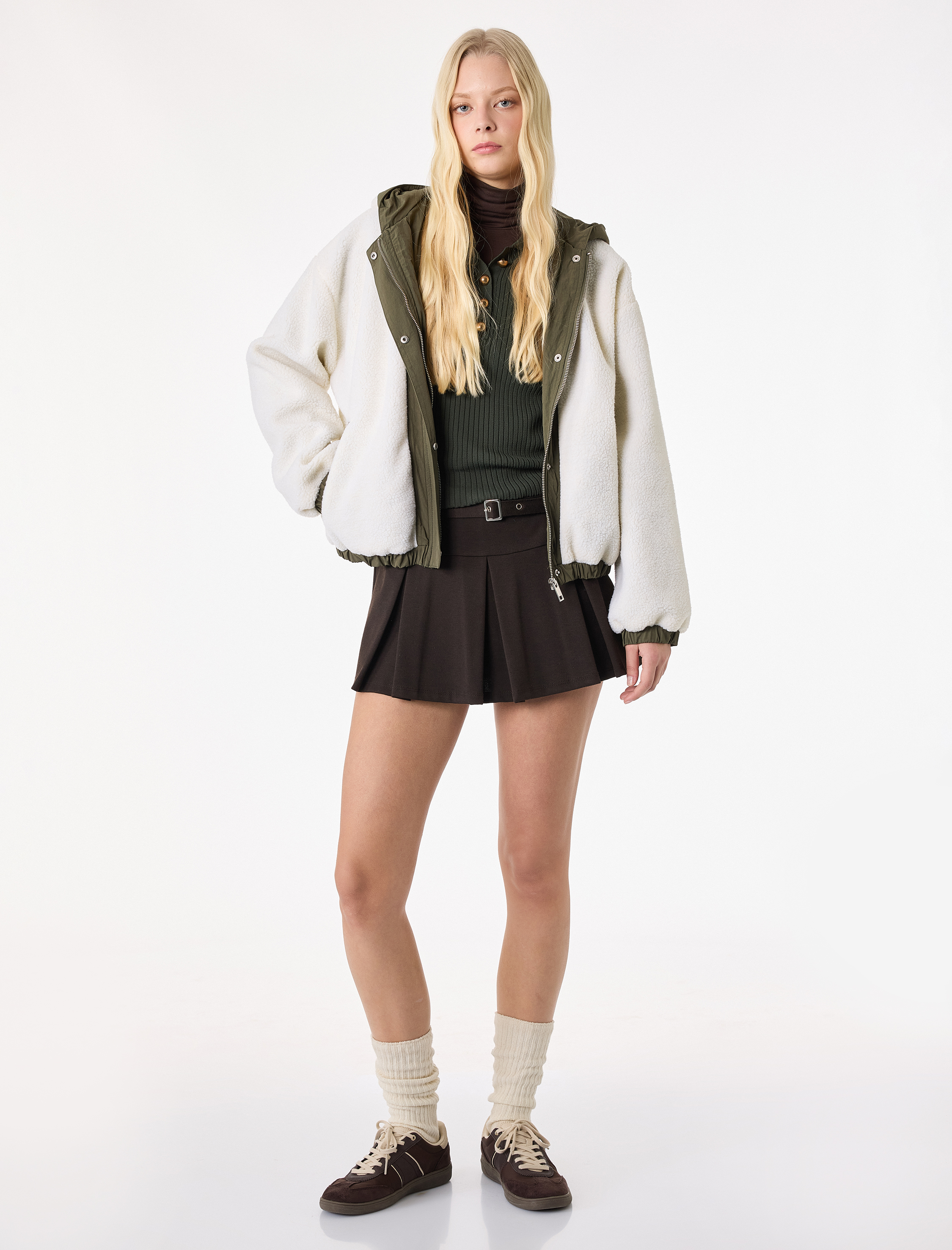   Cep Detaylı Kapüşonlu Fermuarlı Peluş Ceket