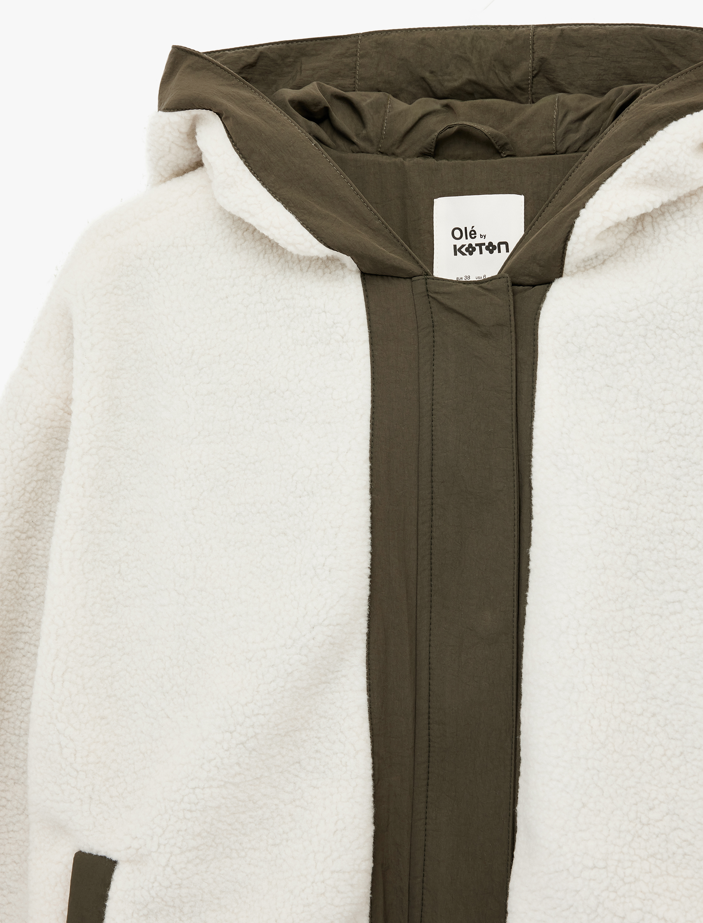   Cep Detaylı Kapüşonlu Fermuarlı Peluş Ceket