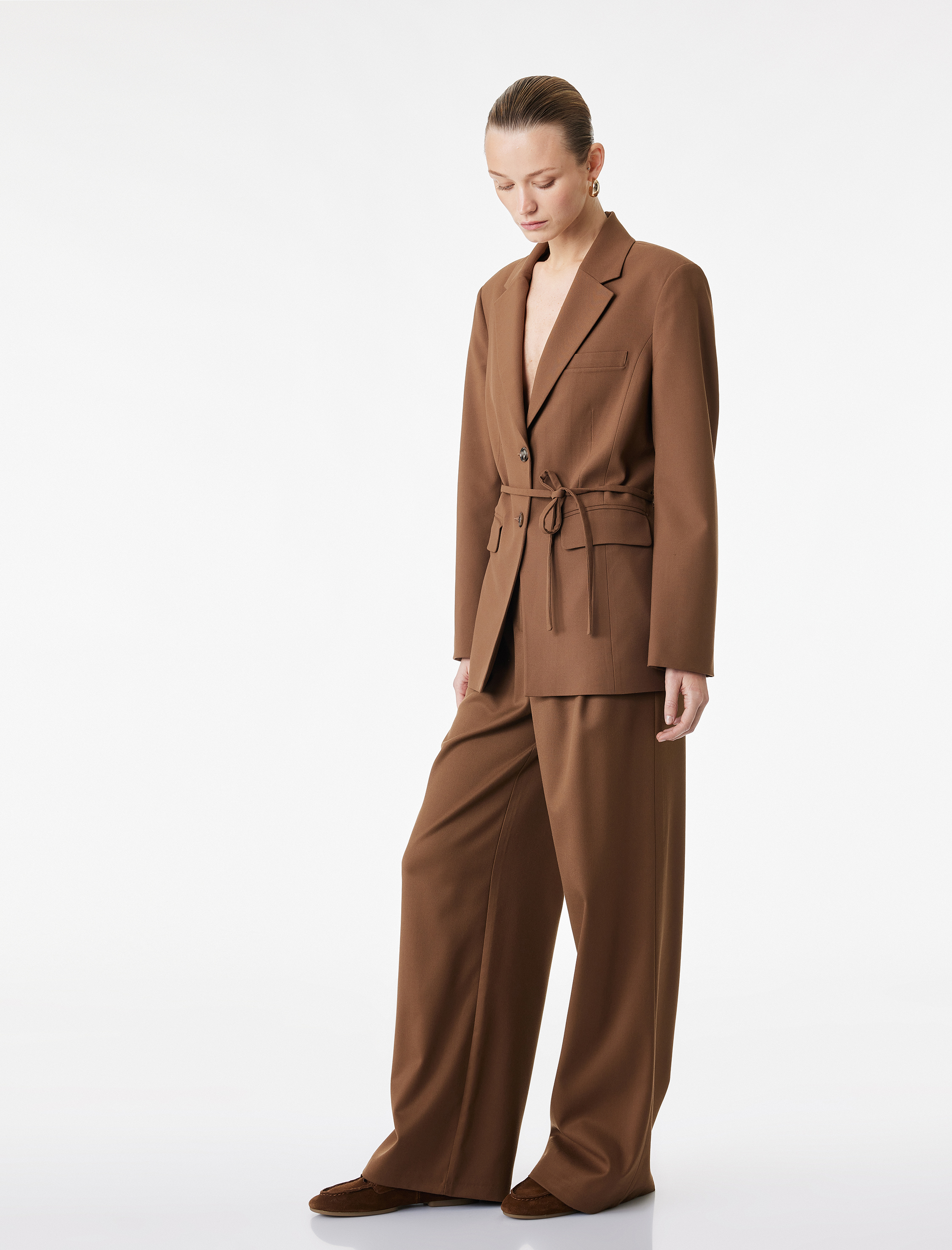   Rahat Kalıp Cepli Pile Detaylı Yüksek Bel Geniş Paça Kumaş Pantolon