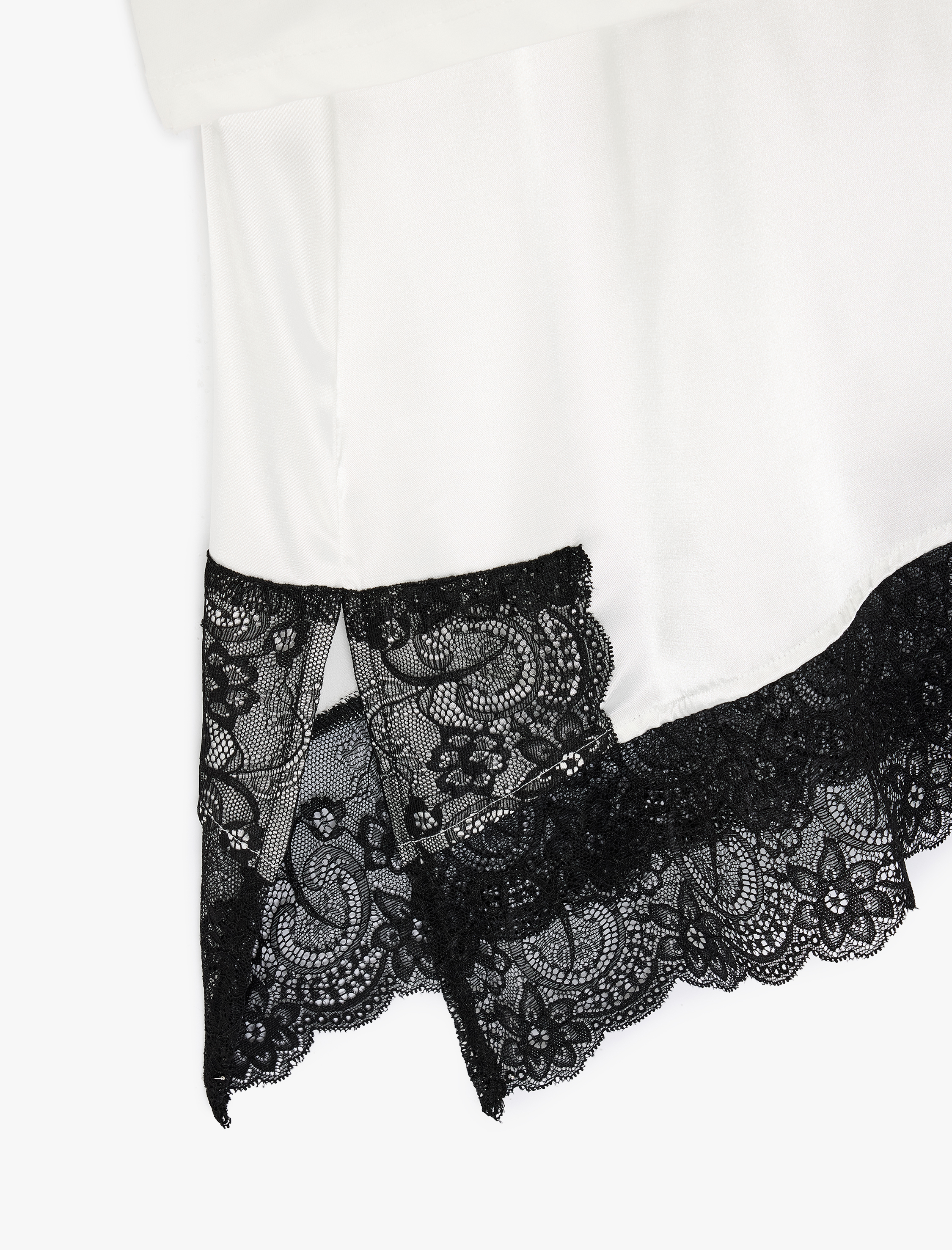   Kısa Kollu Bisiklet Yaka Dantel Detaylı Baskılı Oversize Tişört