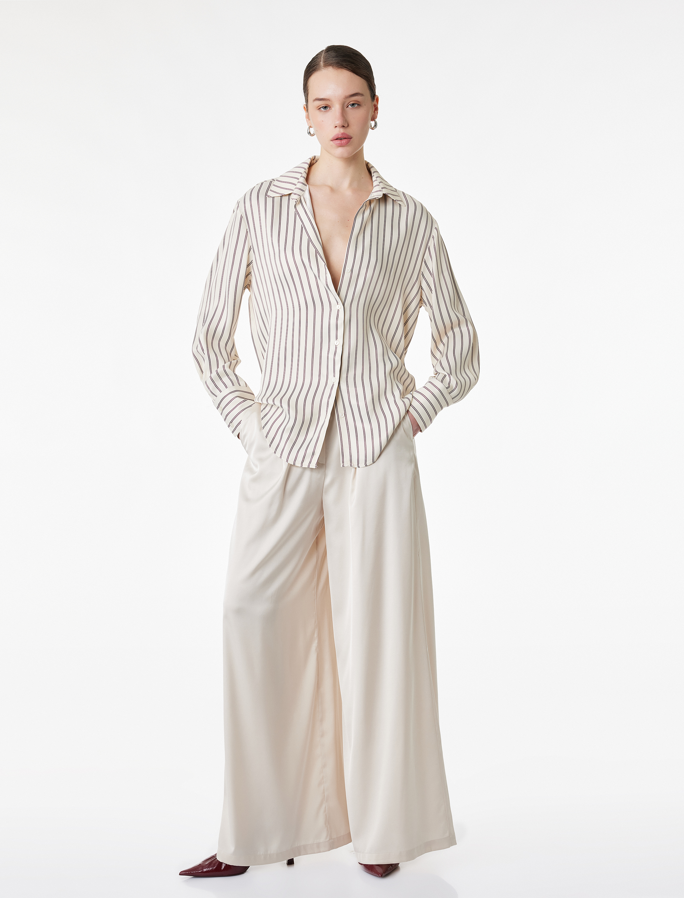   Rahat Kalıp Düğmeli Klasik Yaka Uzun Kollu Viskon Gömlek