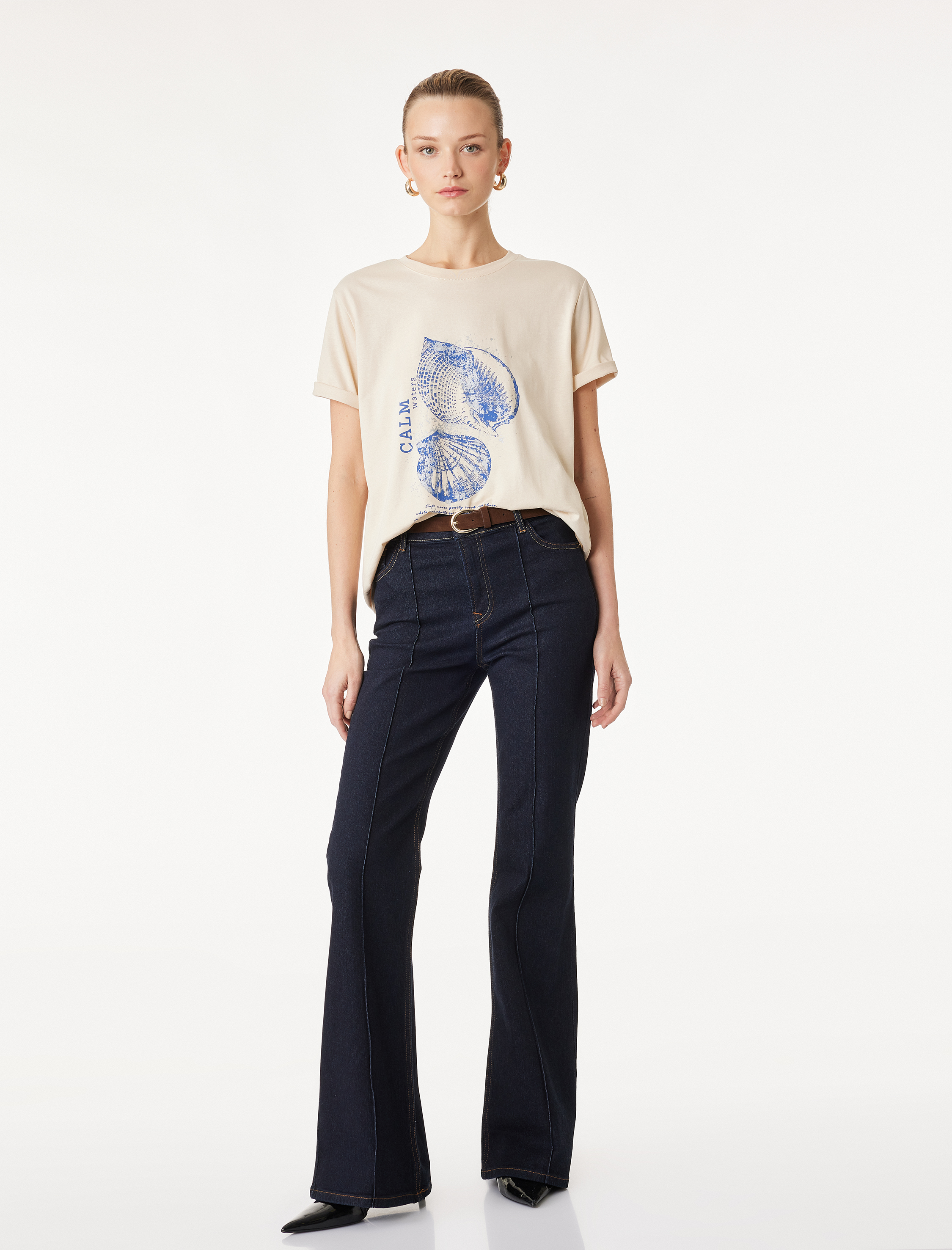   Pamuklu Kısa Kollu Bisiklet Yaka Deniz Kabuğu Baskılı Tişört