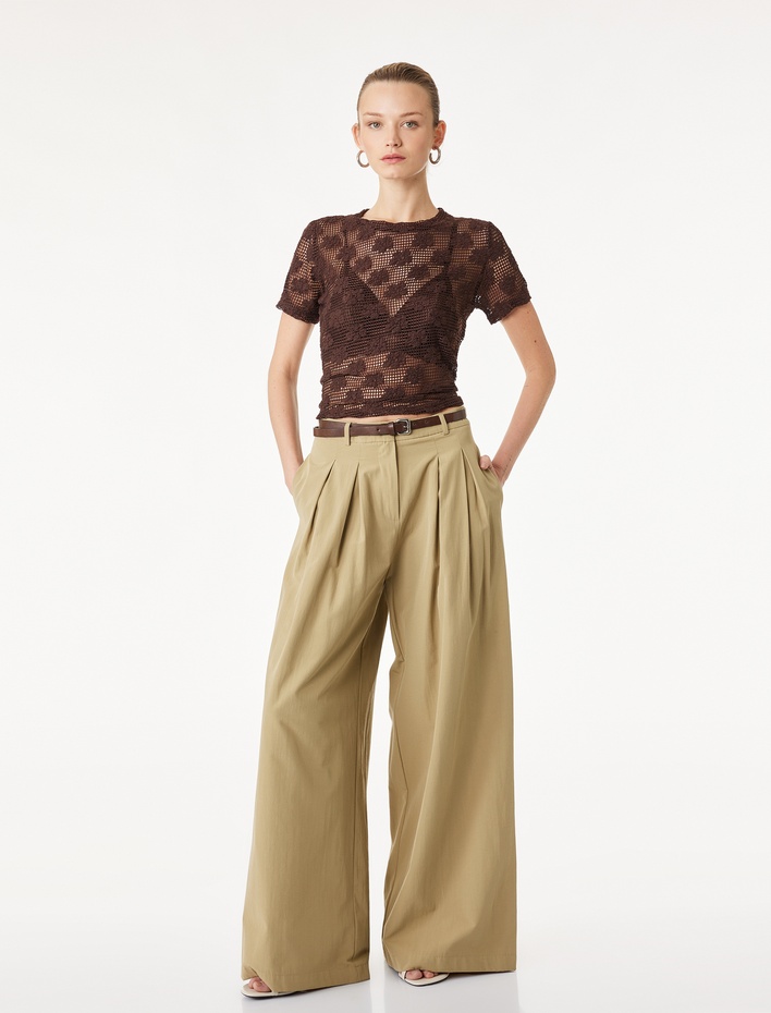  Slim Fit Kısa Kollu Bisiklet Yaka Çiçekli Kroşe Crop Tişört