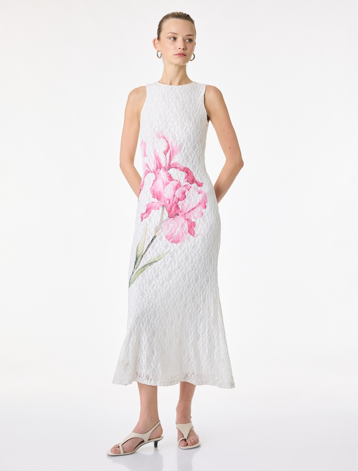  Slim Fit Kolsuz Yuvarlak Yaka Çiçek Desenli Uzun Dantel Elbise