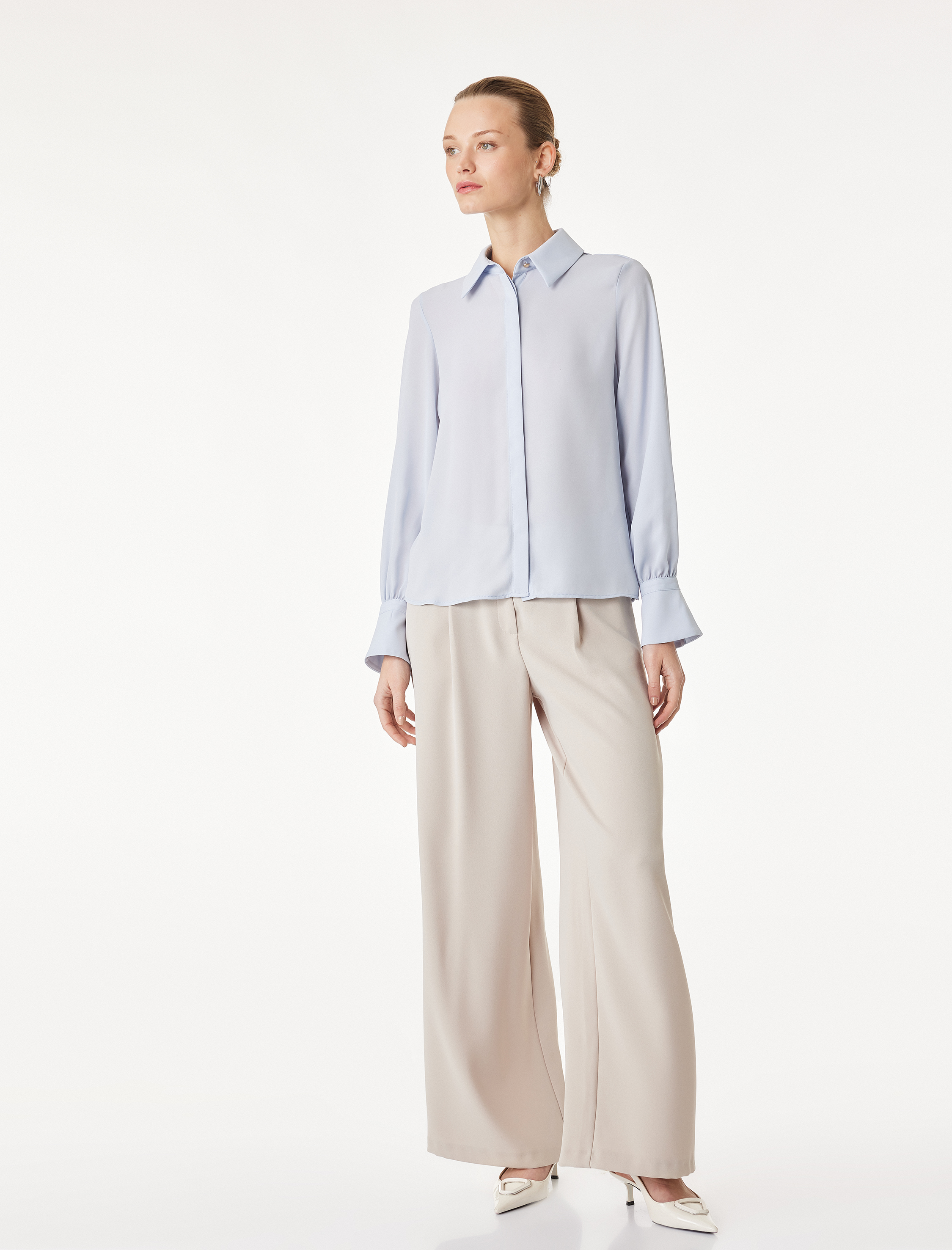   Regular Fit Klasik Yaka Düğmeli Uzun Kollu Gömlek