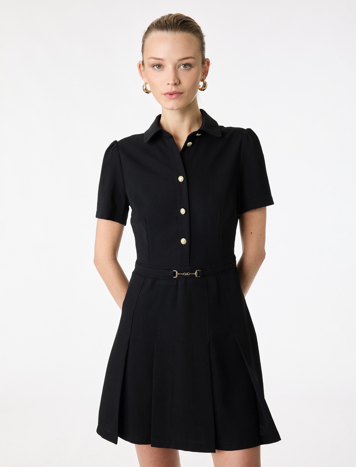  Slim Fit Kısa Kollu Gömlek Yaka Düğmeli Metal Aksesuarlı Mini Elbise