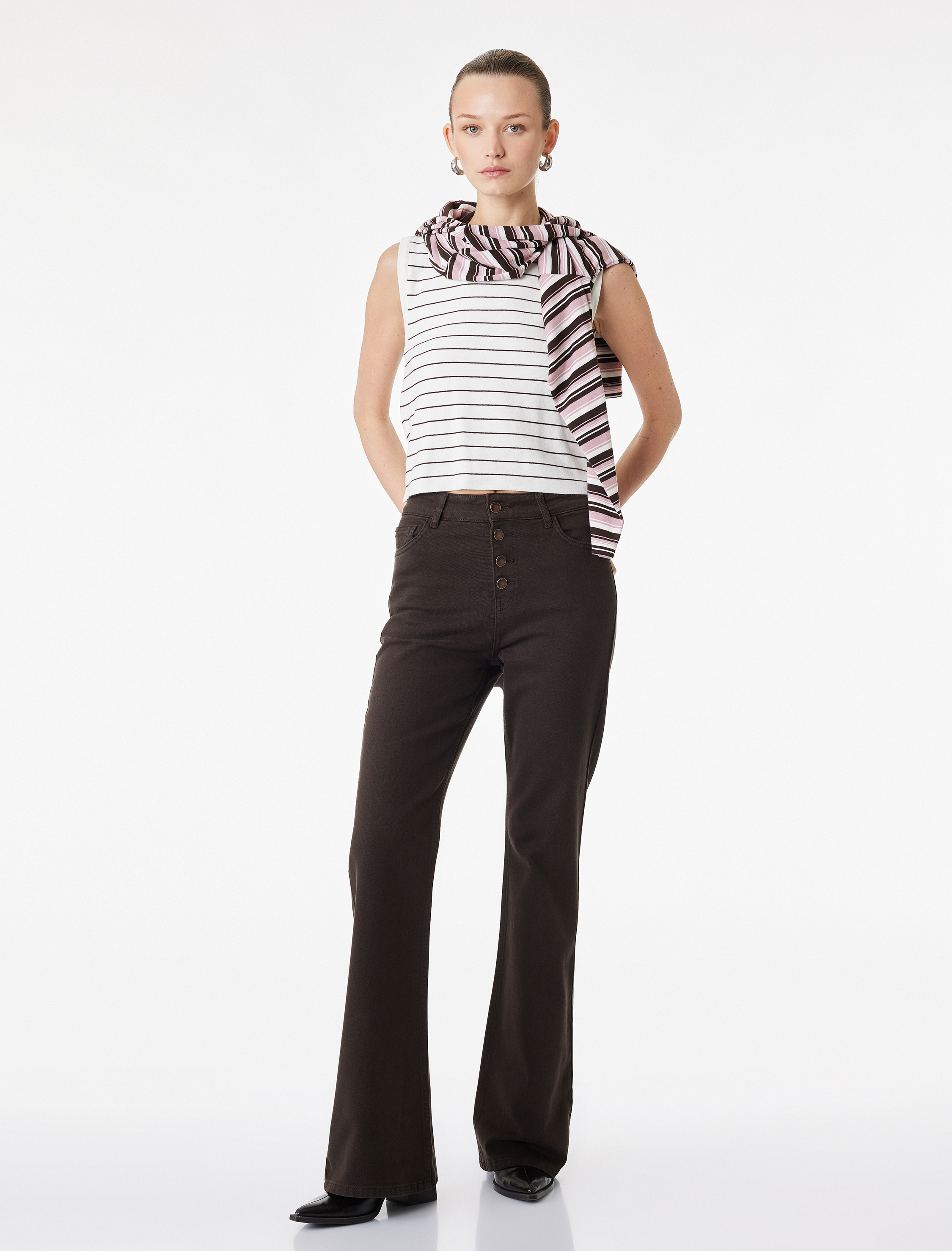   Yüksek Bel Düğme Detaylı Cepli Dar Kesim İspanyol Paça Denim Pantolon - Flare Jeans