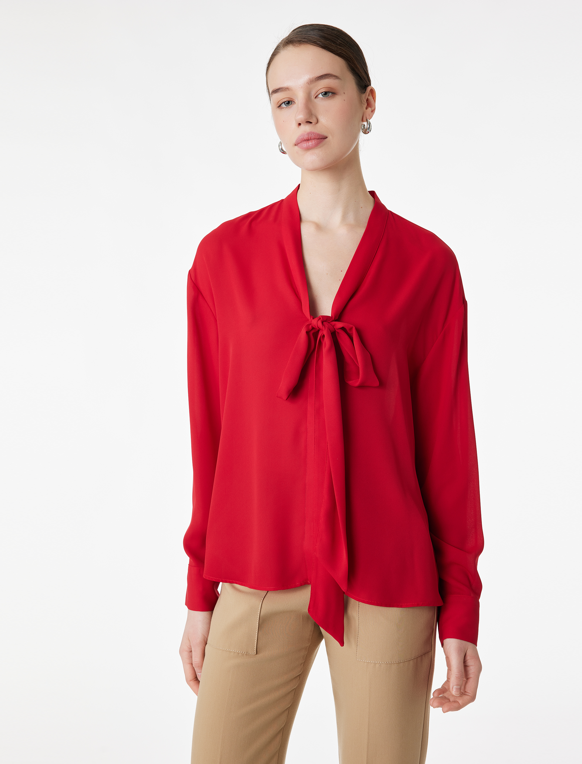   Uzun Kollu Bağlamalı Fular Yaka Gömlek