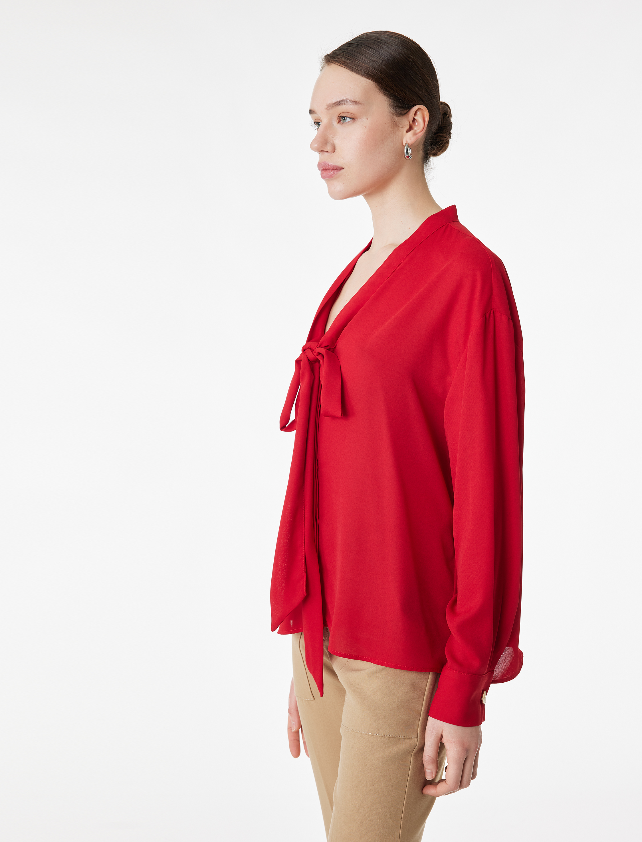   Uzun Kollu Bağlamalı Fular Yaka Gömlek