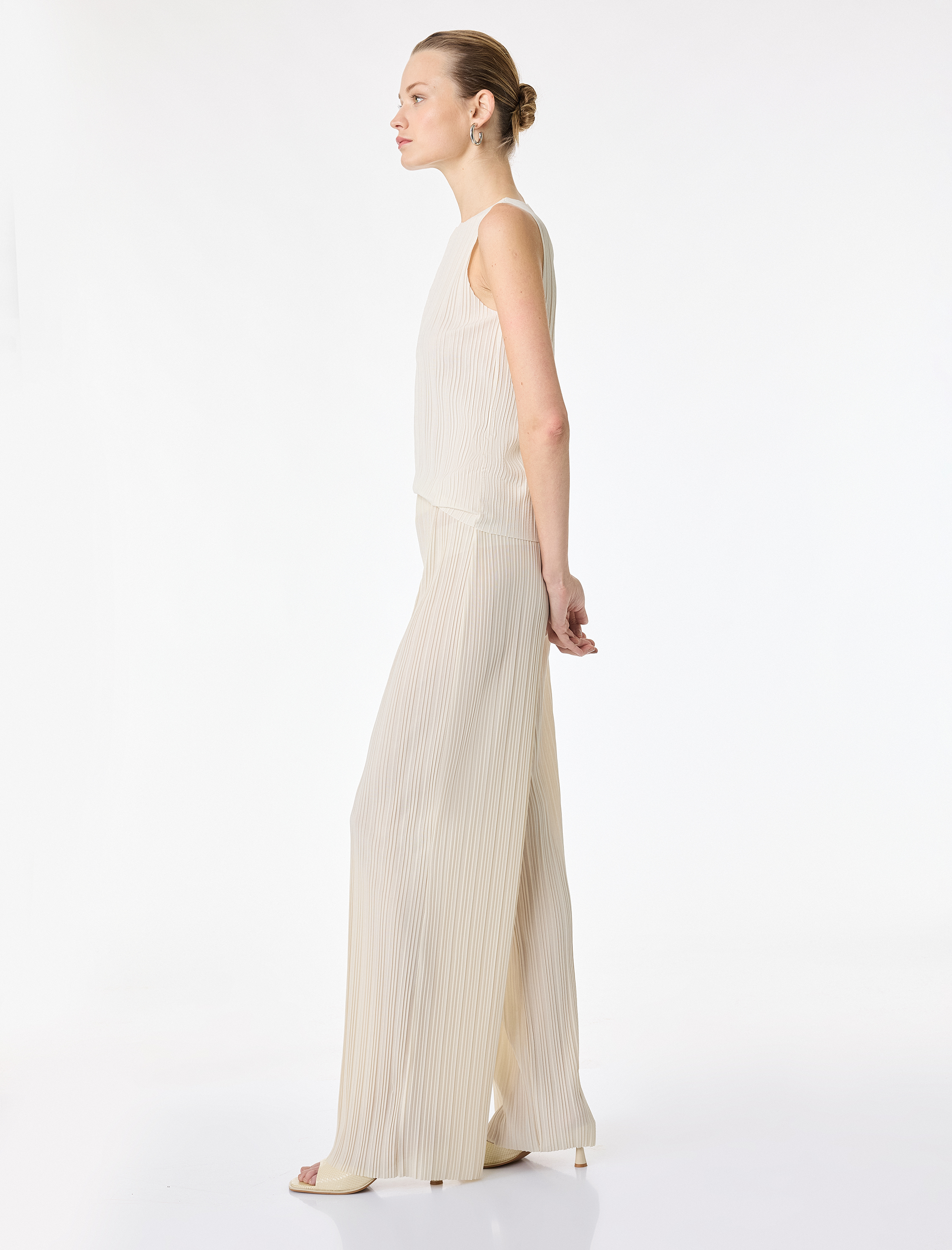   Beli Lastikli Düz Geniş Paça Piliseli Pantolon