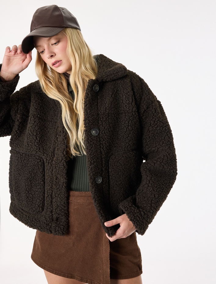  Düğmeli Uzun Kollu Cep Detaylı Klasik Yaka Peluş Ceket