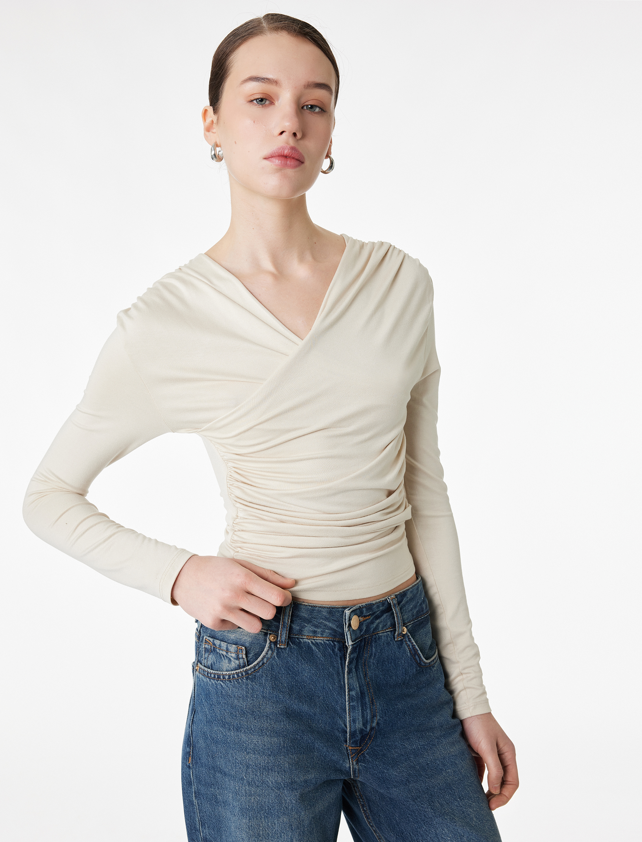   Viskon Kumaş Slim Fit Uzun Kollu Büzgülü Kruvaze V Yaka Bluz