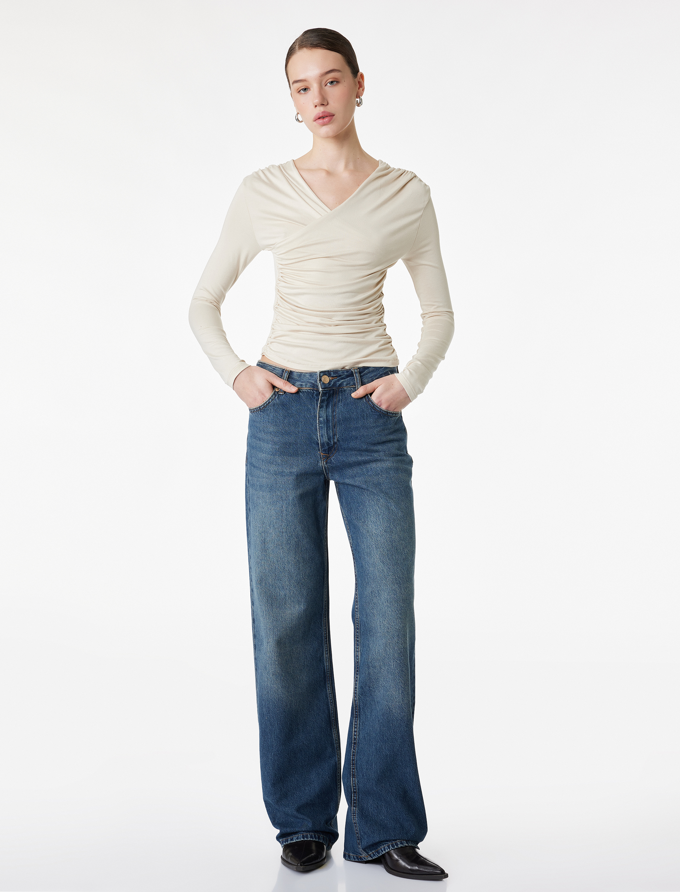   Viskon Kumaş Slim Fit Uzun Kollu Büzgülü Kruvaze V Yaka Bluz