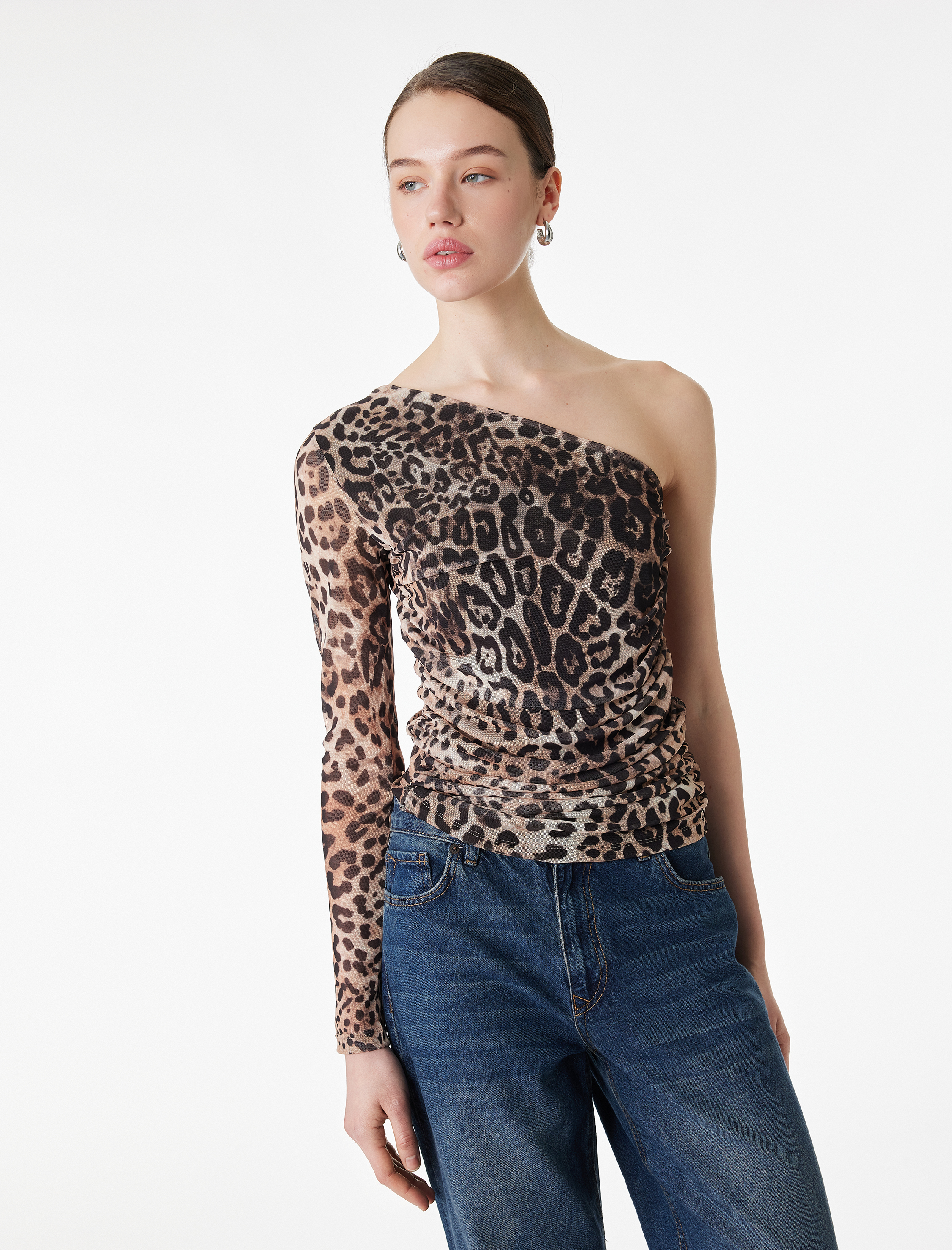   Uzun Kollu Leopar Desenli Tül Tek Omuz Tişört