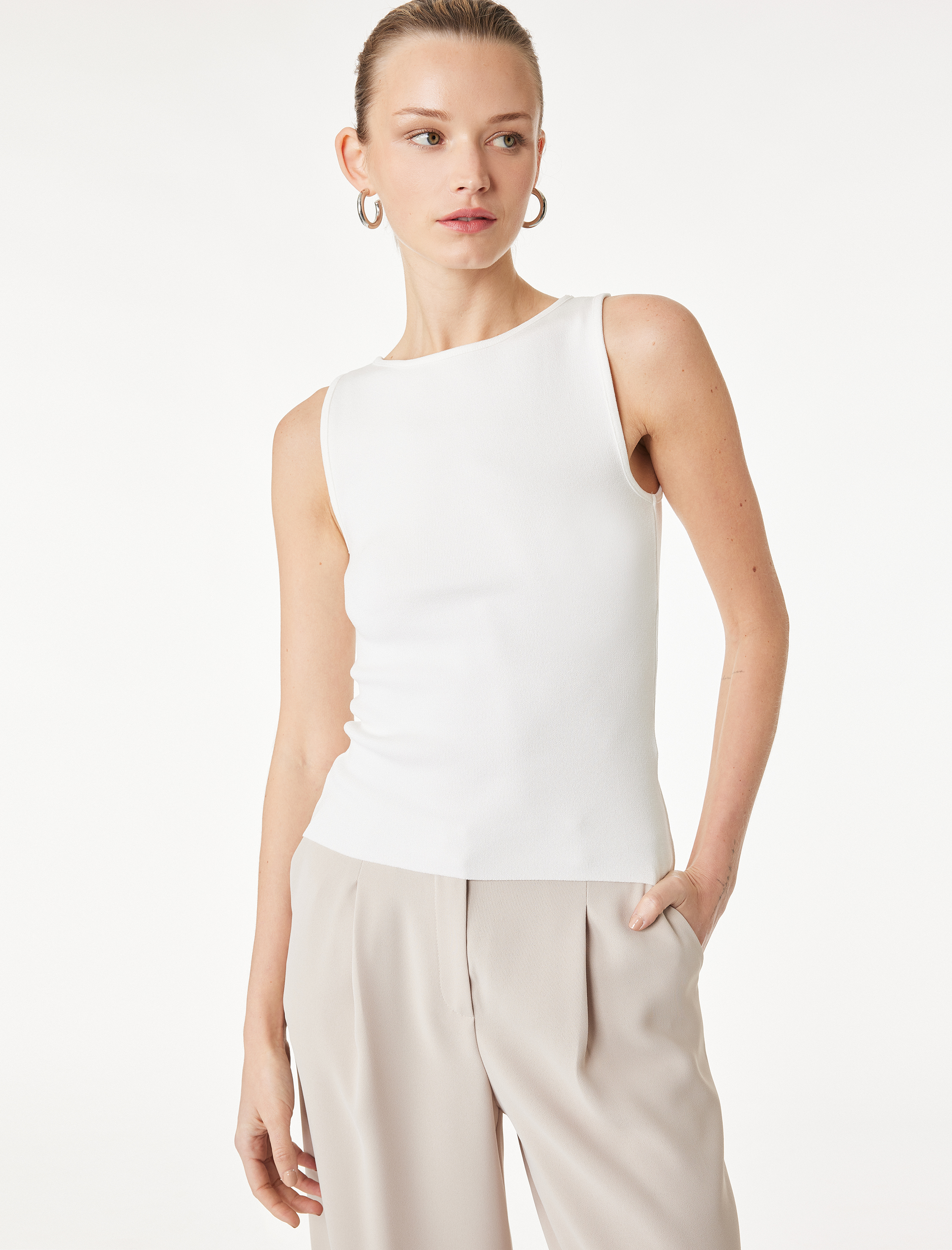   Bisiklet Yaka Triko Kolsuz Bluz