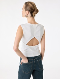 Pamuklu Slim Fit Bisiklet Yaka Kolsuz Arkası Dekolte Detaylı Bluz