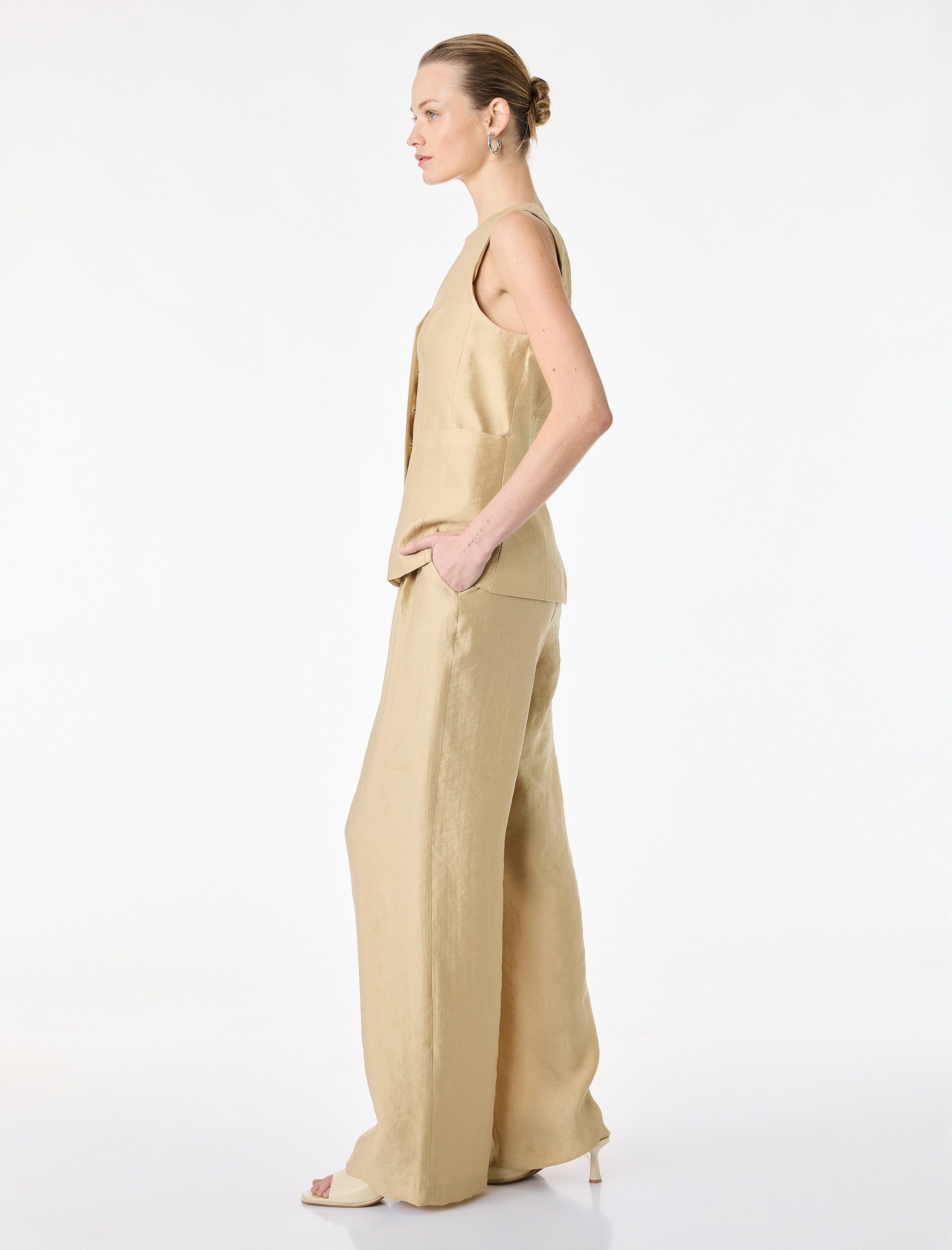   Rahat Kalıp Cepli Geniş Paça Pileli Pantolon