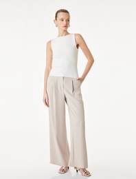 Krep Kumaş Cepli Pileli Düz Geniş Paça Pantolon