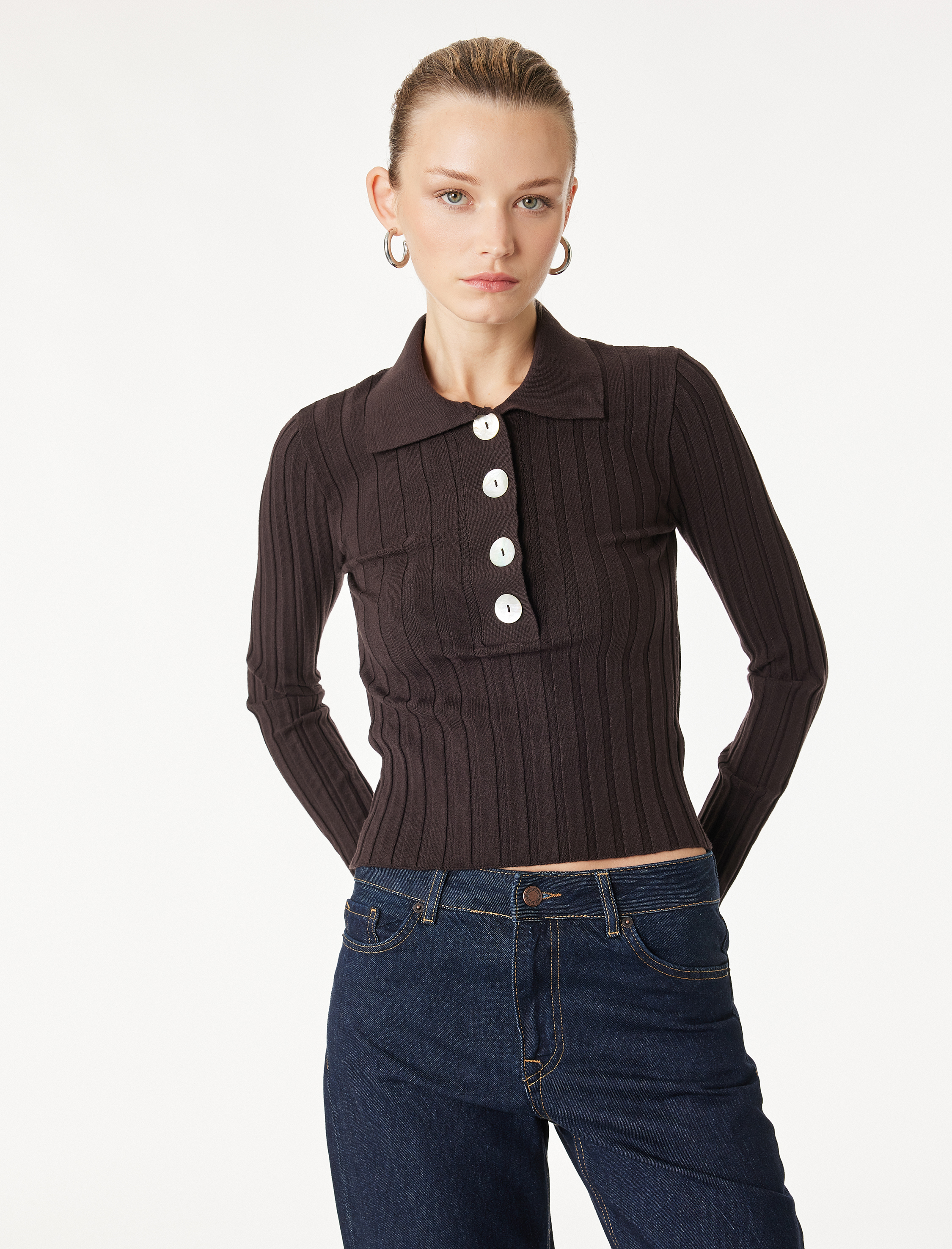   Uzun Kollu Büyük Düğme Detaylı Polo Yaka Triko Kazak